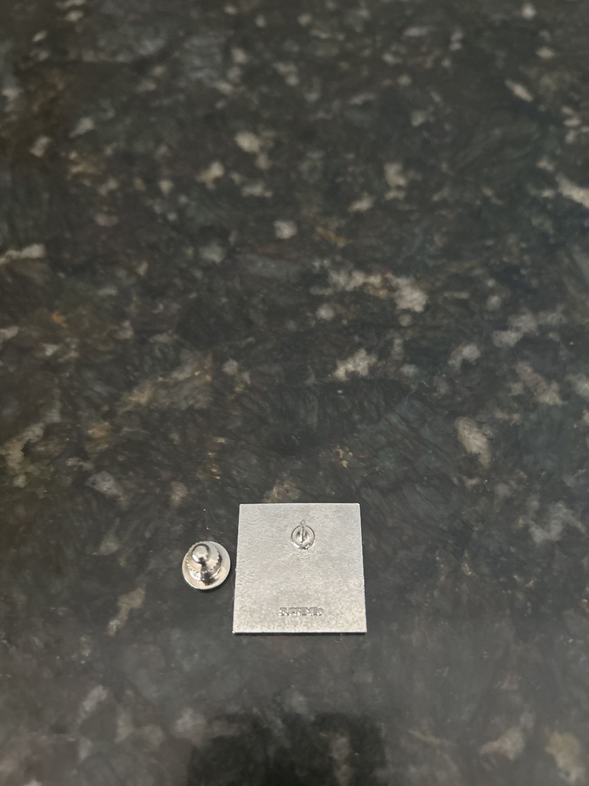 Supreme Supreme “Shine” Pin Size ONE SIZE - 2 Thumbnail