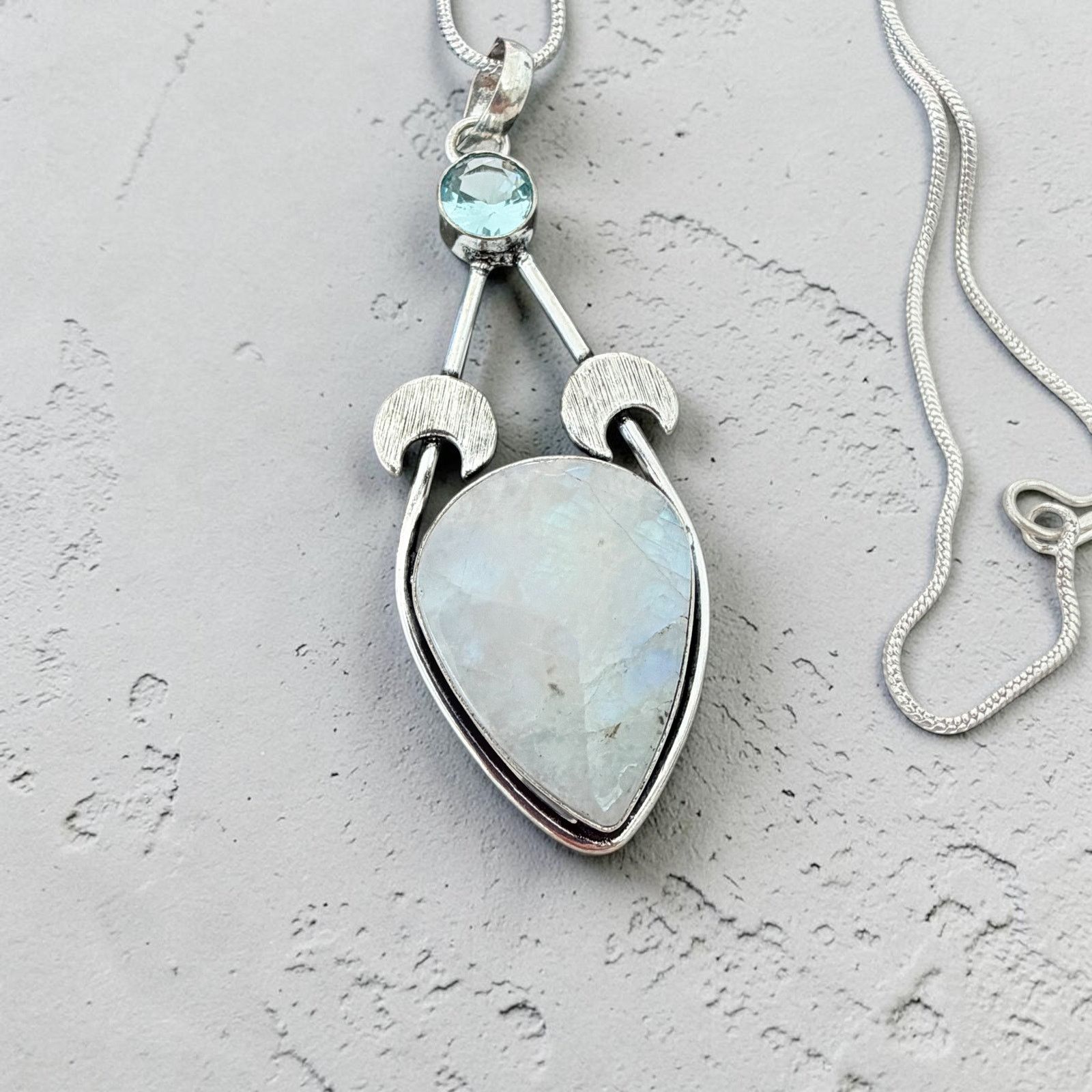 The Unbranded Brand Rainbow Moonstone Crescent Moon Necklace 925 Plated Size ONE SIZE - 5 Thumbnail