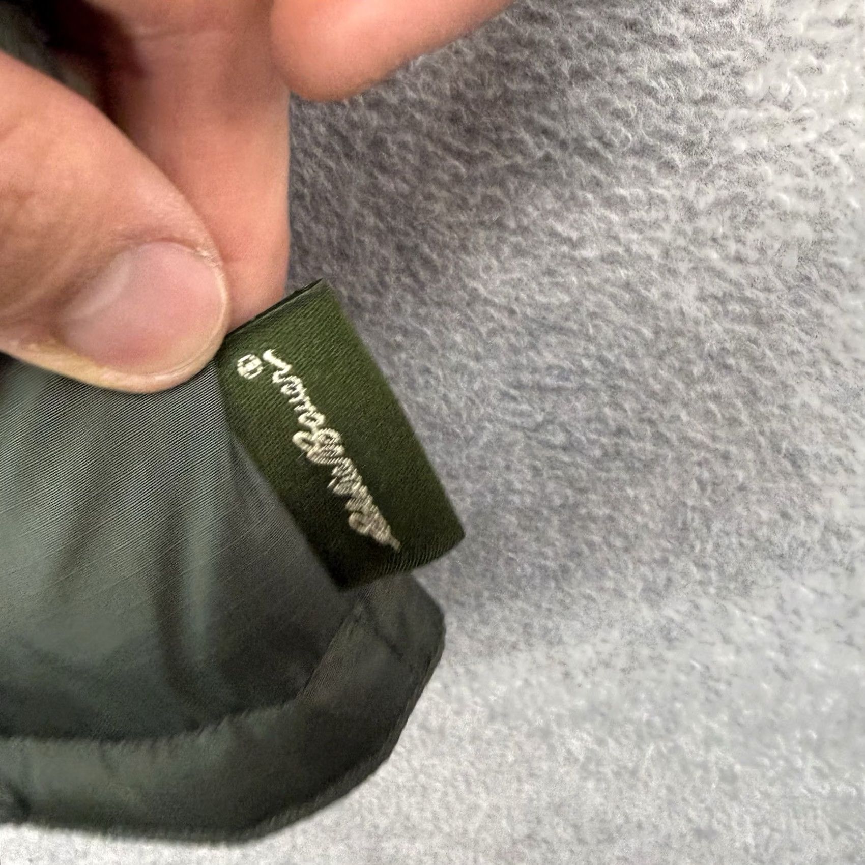 Eddie Bauer Eddie Bauer Vest Mens Large Green reversible Puffer Zip Pockets Nylon Down Lined Collared Size US L / EU 52-54 / 3 - 3 Thumbnail
