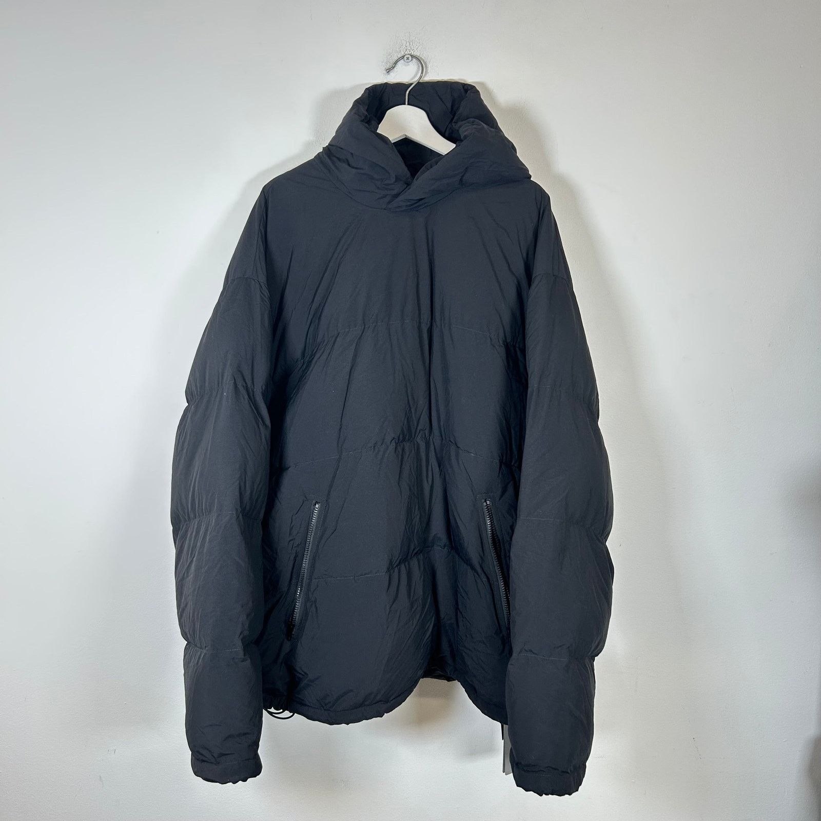 Balenciaga Balenciaga Black AW22 Pullover Hooded Puffer Jacket Size 4 Size US XL / EU 56 / 4 - 1 Thumbnail