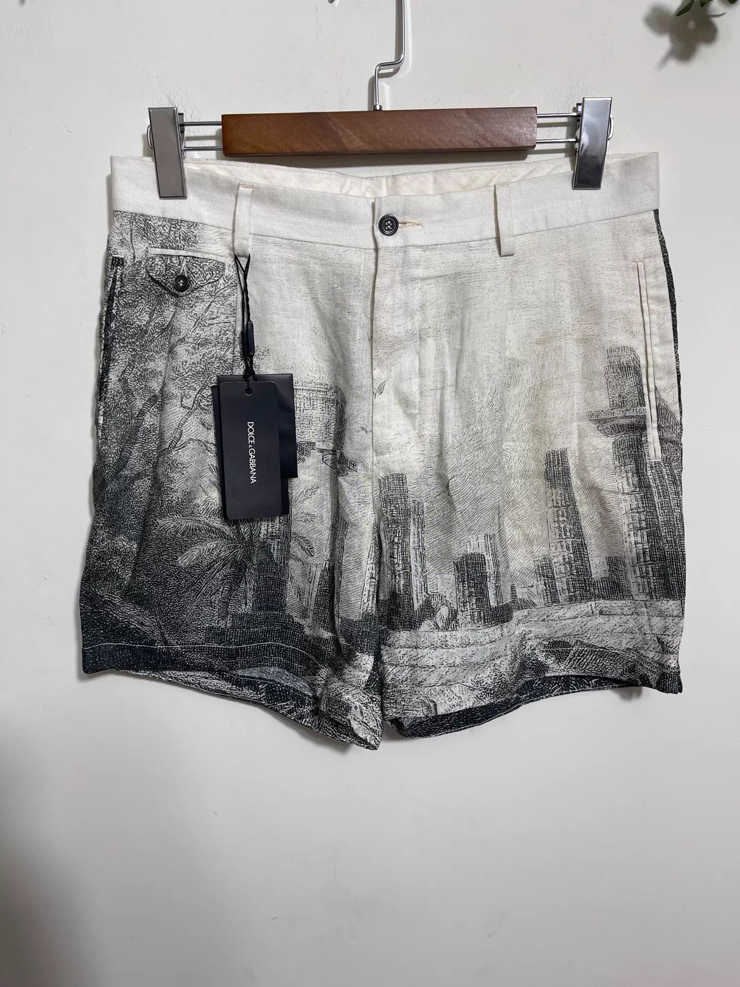 Dolce & Gabbana Dolce&Gabbana High-Waist Loose Hemp Shorts 46/48 Size US 32 / EU 48 - 1 Thumbnail
