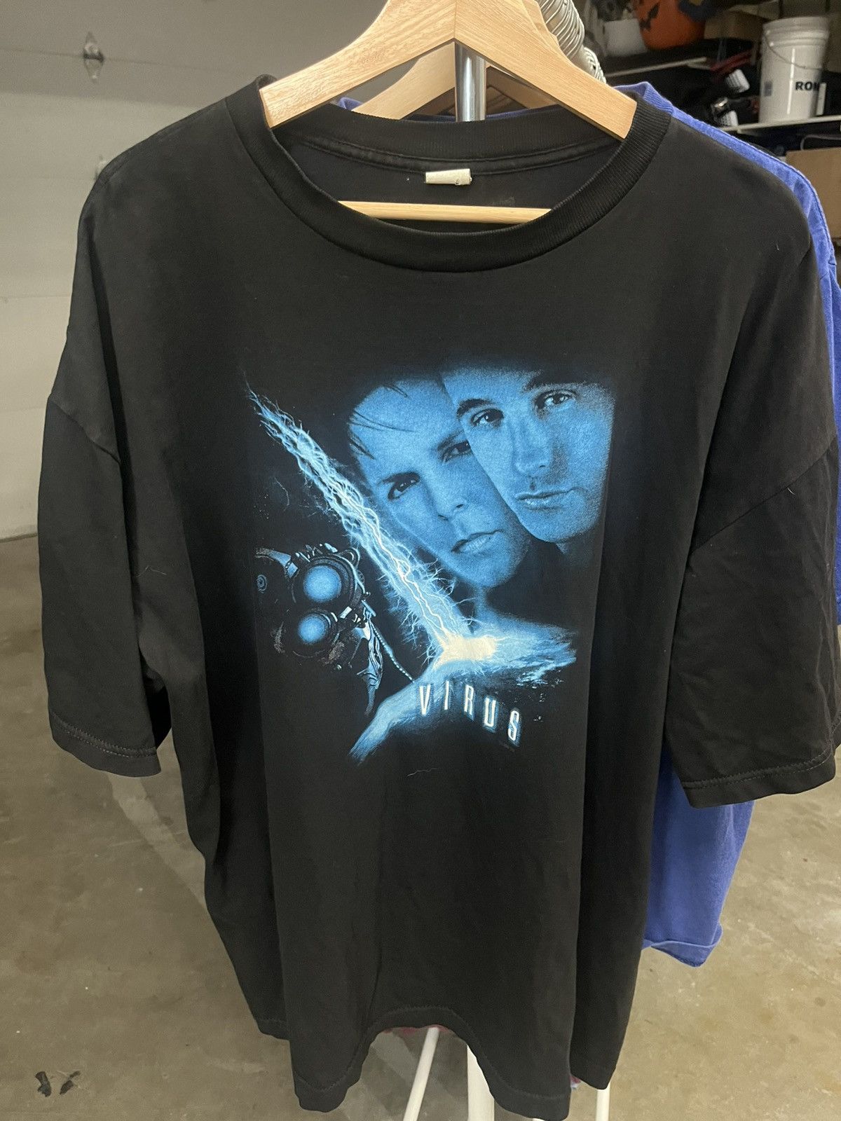 Vintage Vintage Virus Movie Promo Graphic Tshirt Size US XL / EU 56 / 4 - 4 Thumbnail