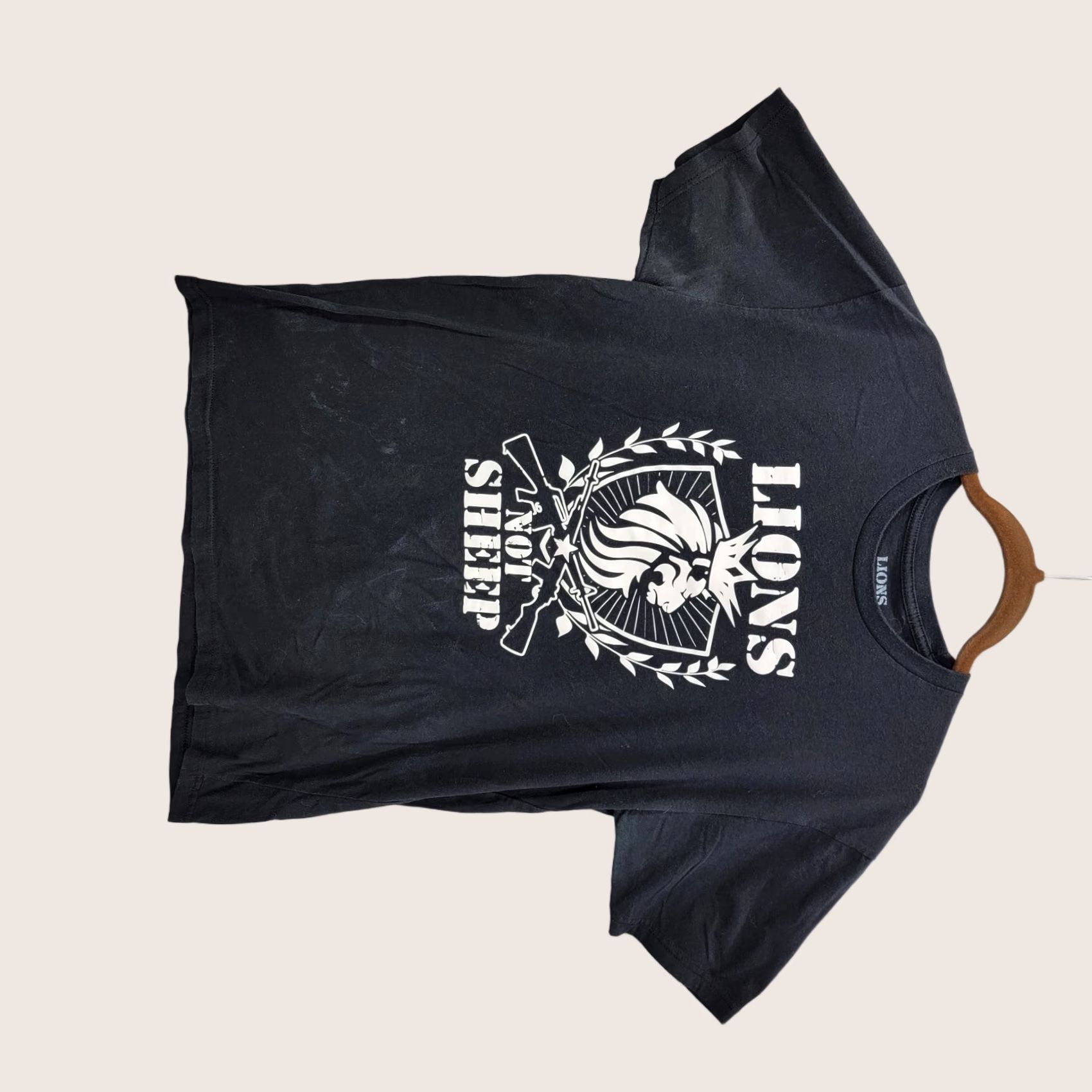 Vintage Lions Not Sheep shirt mens Large Black Size US L / EU 52-54 / 3 - 1 Thumbnail