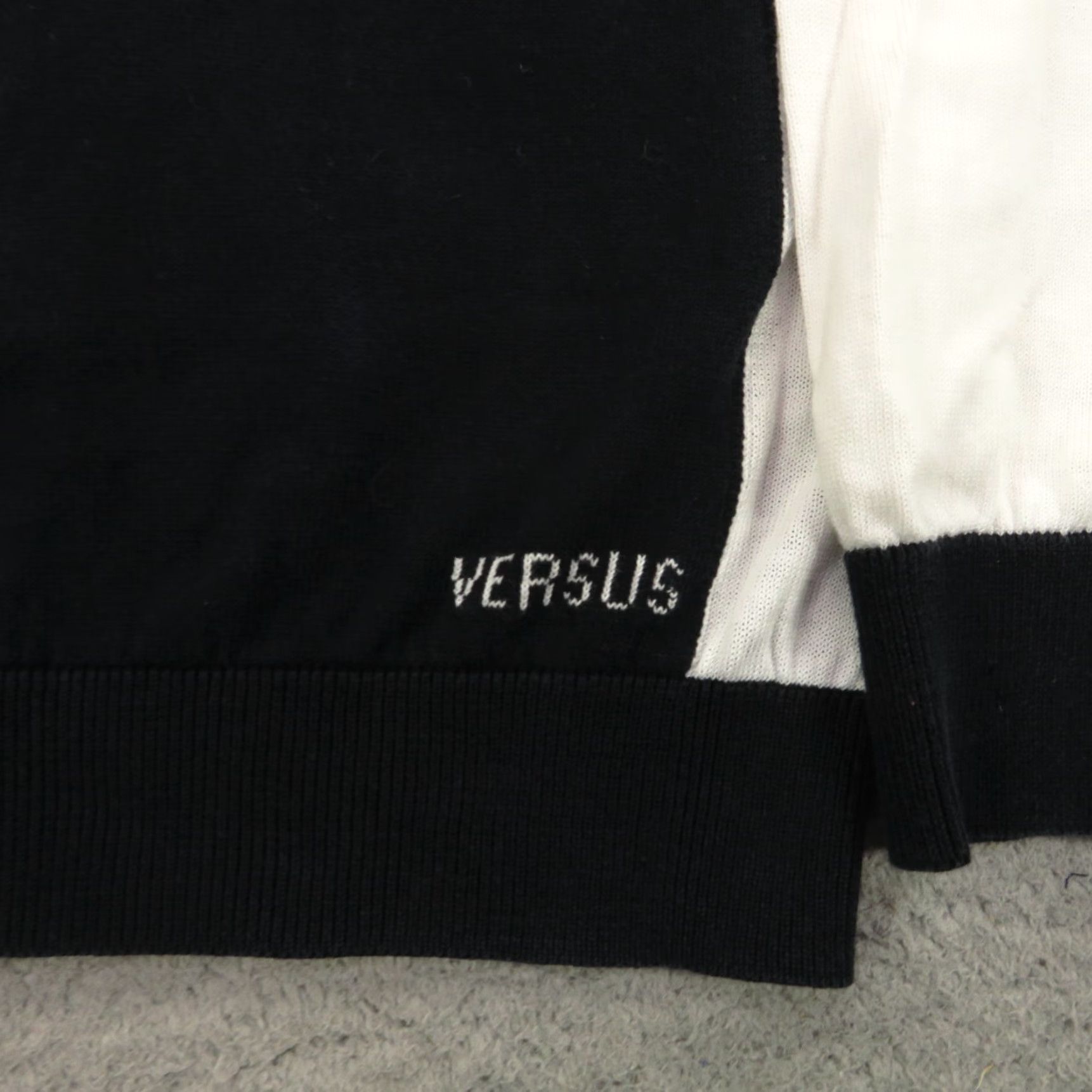 Versace Versace Versus Sweater Mens L Lightweight Crewneck Italian Pullover Jumper Knit Solid Black Size US L / EU 52-54 / 3 - 2 Thumbnail