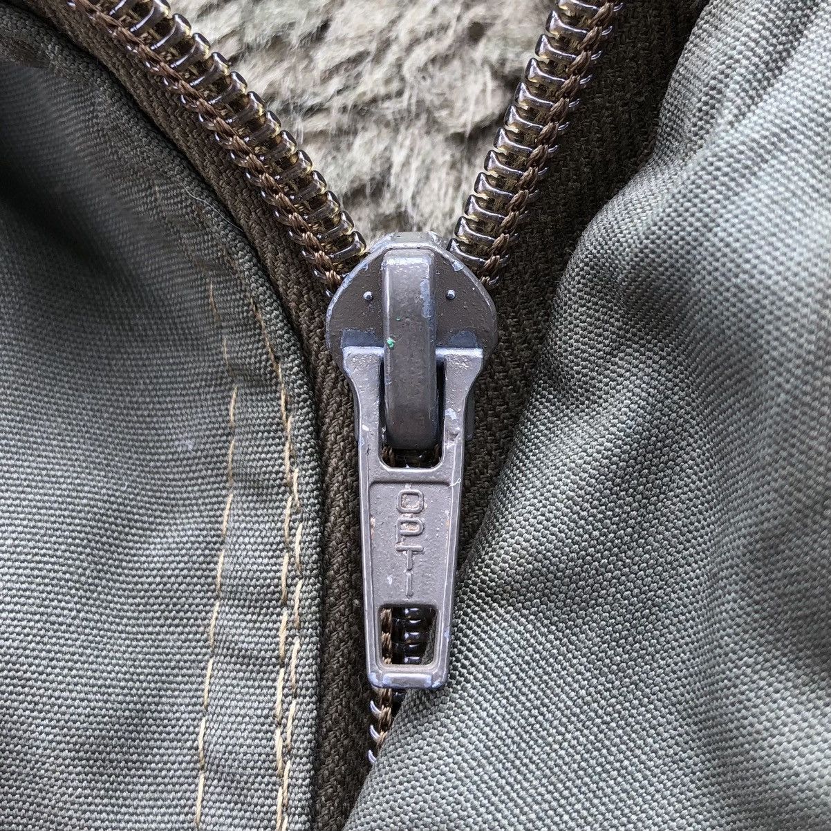 Vintage Vintage 70s Military B-10 Sherpa Flight Bomber Jacket Size US M / EU 48-50 / 2 - 14 Thumbnail