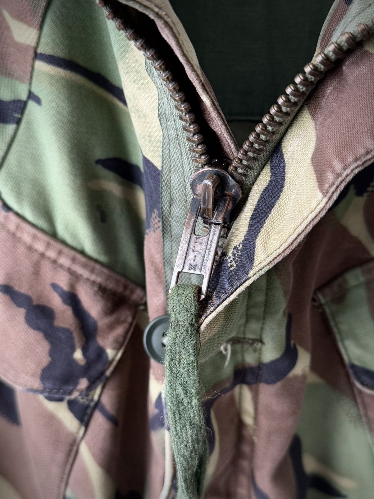 Vintage 1968 Pattern Vintage British Army DPM Camo Combat Suit Size US L / EU 52-54 / 3 - 7 Thumbnail