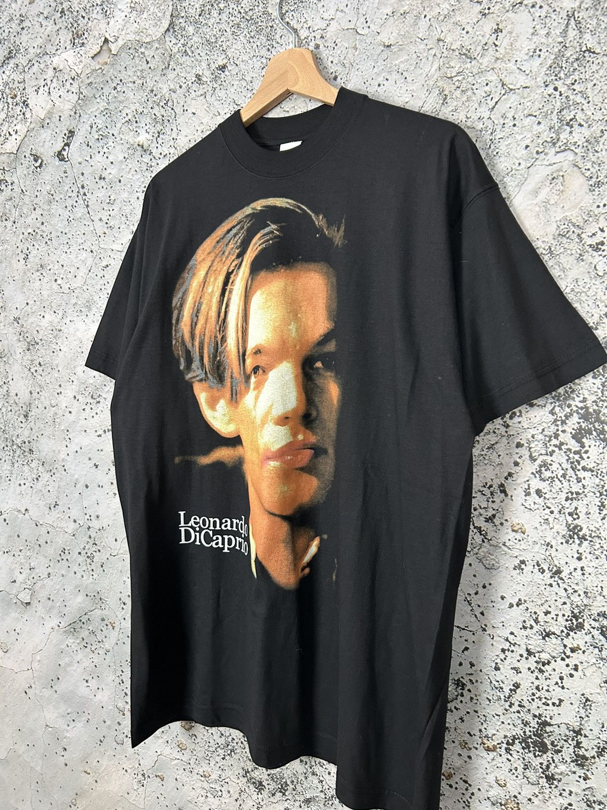 Vintage Vintage Leonardo DiCaprio Titanic Movie Graphic Tee 90s Rare Size US M / EU 48-50 / 2 - 2 Thumbnail