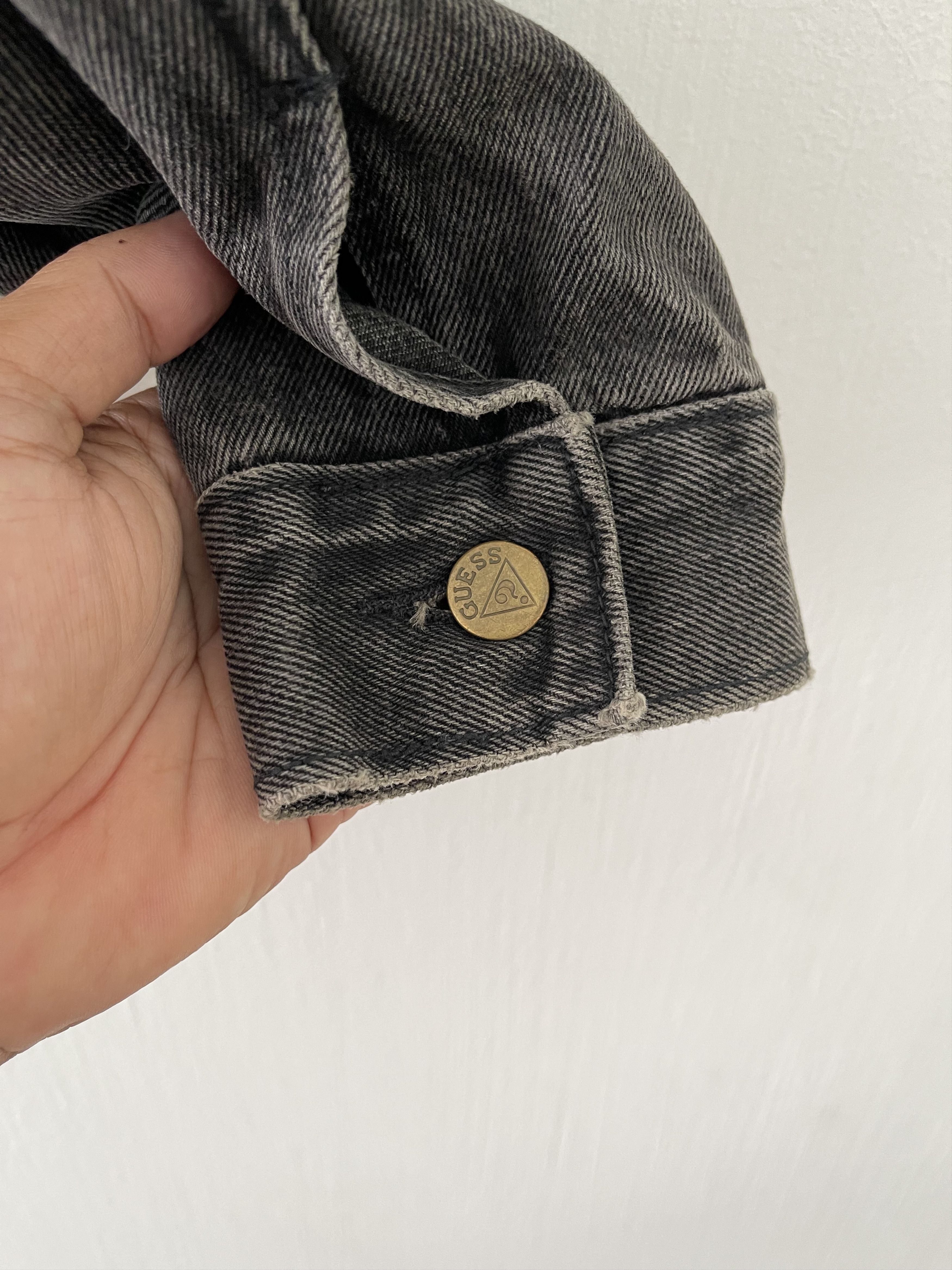 Guess × Vintage VINTAGE GUESS DESTROYED BLACK DENIM JACKET Size US L / EU 52-54 / 3 - 14 Thumbnail