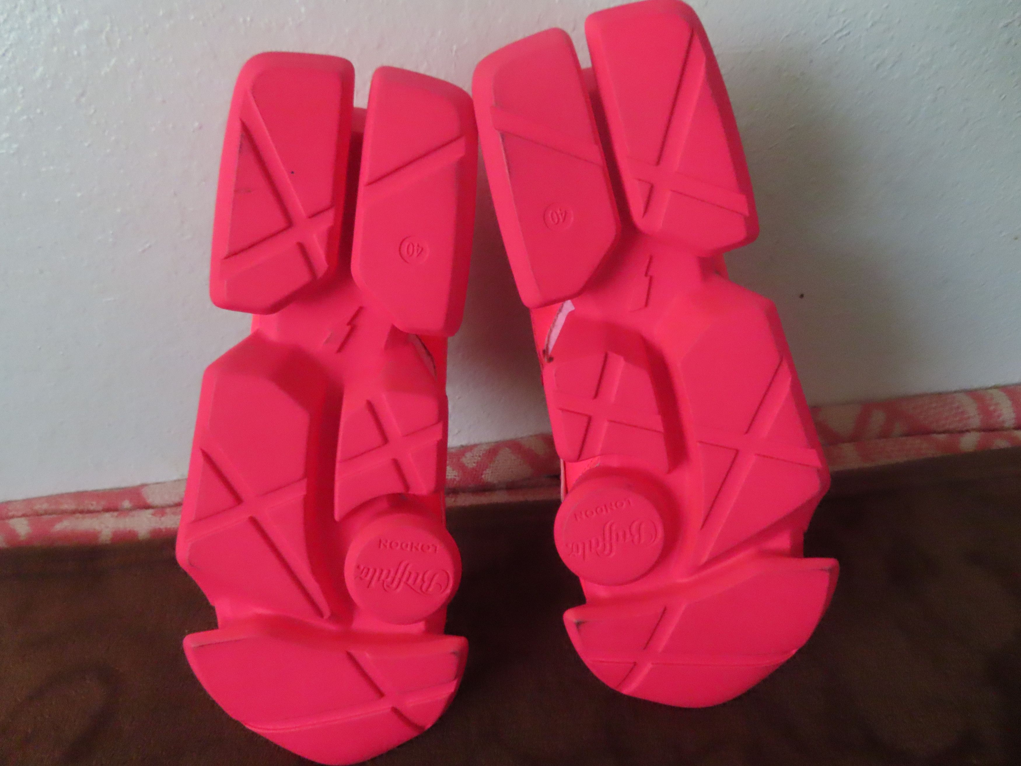 Buffalo London × Designer × Junya Watanabe Junya Watanabe Buffalo pink Low-Top Platform Sneaker Size US 9 / IT 39 - 7 Thumbnail