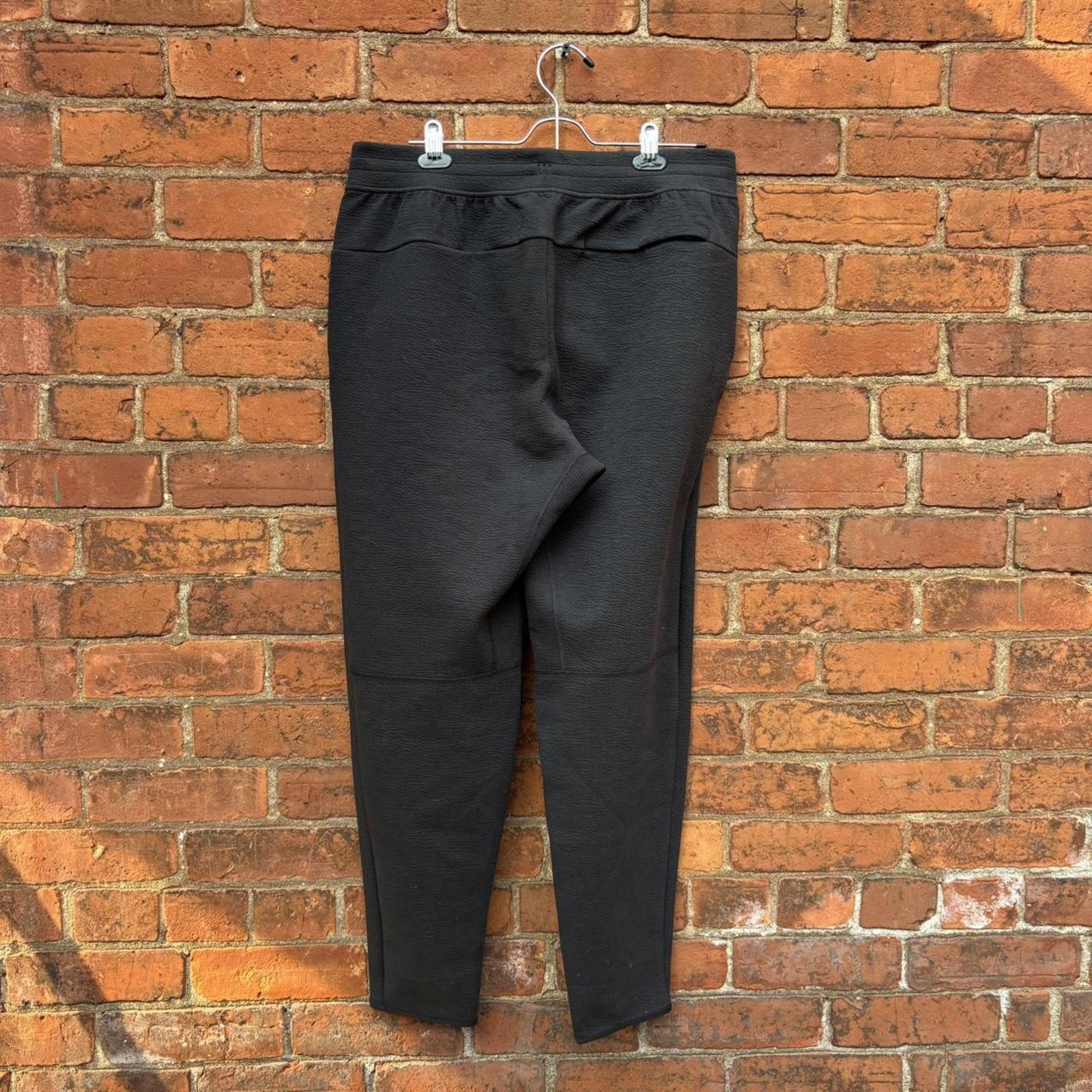 Lululemon lululemon joggers mens large sweatpants Size US 34 / EU 50 - 4 Thumbnail
