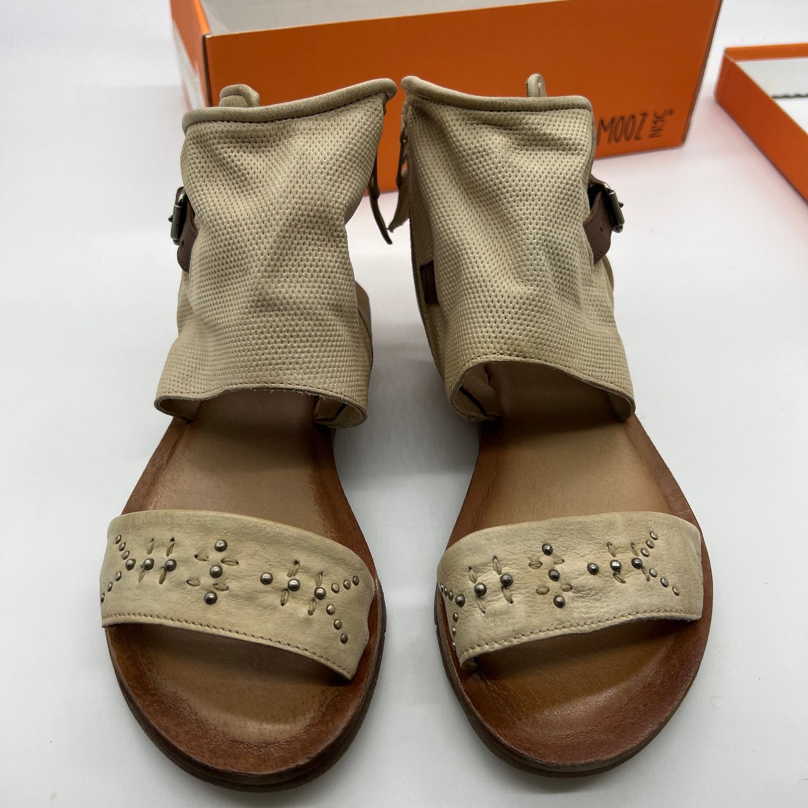 Other Miz Mooz Leather Wide Width Sandals Women Size 7.5 Size US 7.5 / IT 37.5 - 4 Thumbnail