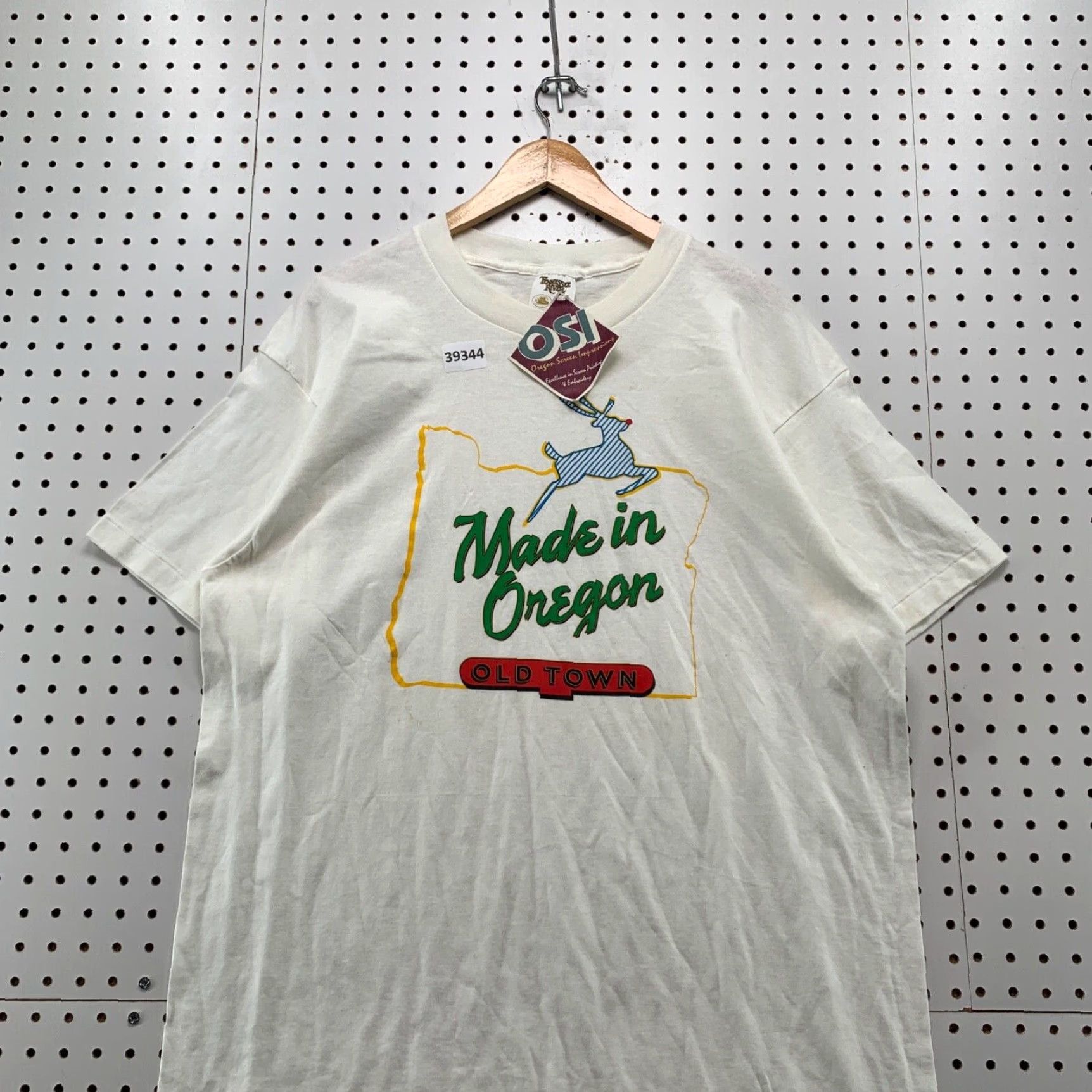Vintage Vintage 90s Oregon Old Town T-Shirt Men XL White Graphic Print Made in USA Size US XL / EU 56 / 4 - 2 Thumbnail