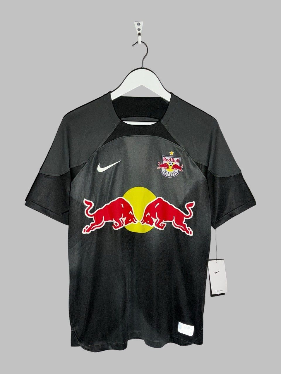 Nike NWT Nike Red Bull Salzburg 2022/23 Goalkeeper Jersey Y2k Size US M / EU 48-50 / 2 - 1 Thumbnail