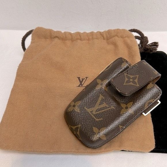 Louis Vuitton Louis Vuitton Monogram Etui Phone Case Size ONE SIZE - 1 Thumbnail