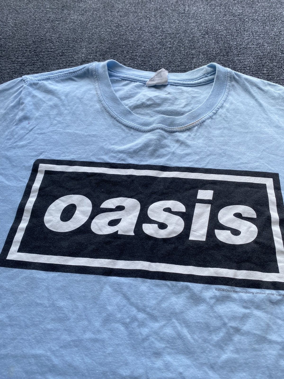 Band Tees 🔥00s 2020 Oasis Band Tour blue tee faded Size US S / EU 44-46 / 1 - 2 Thumbnail