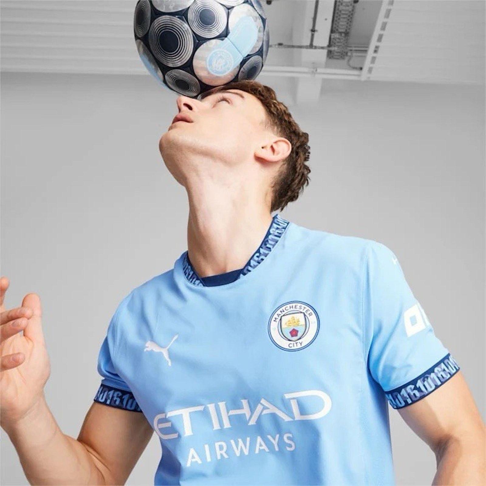 Nike Manchester City Puma 24/25 Authentic Home Jersey Medium NWT Size US M / EU 48-50 / 2 - 4 Thumbnail