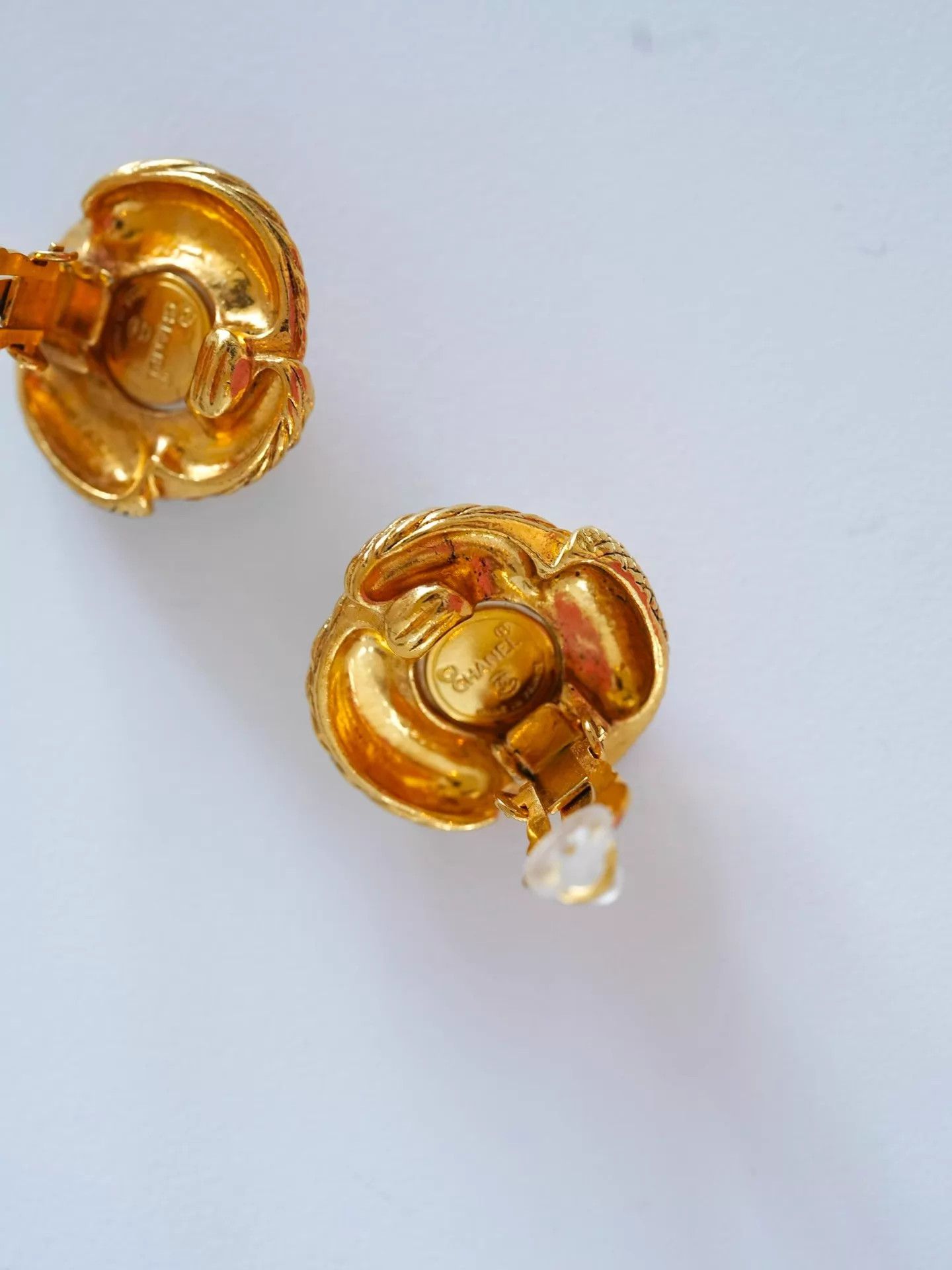 Chanel Chanel Vintage Pearl Wheat Earclips Size ONE SIZE - 9 Thumbnail