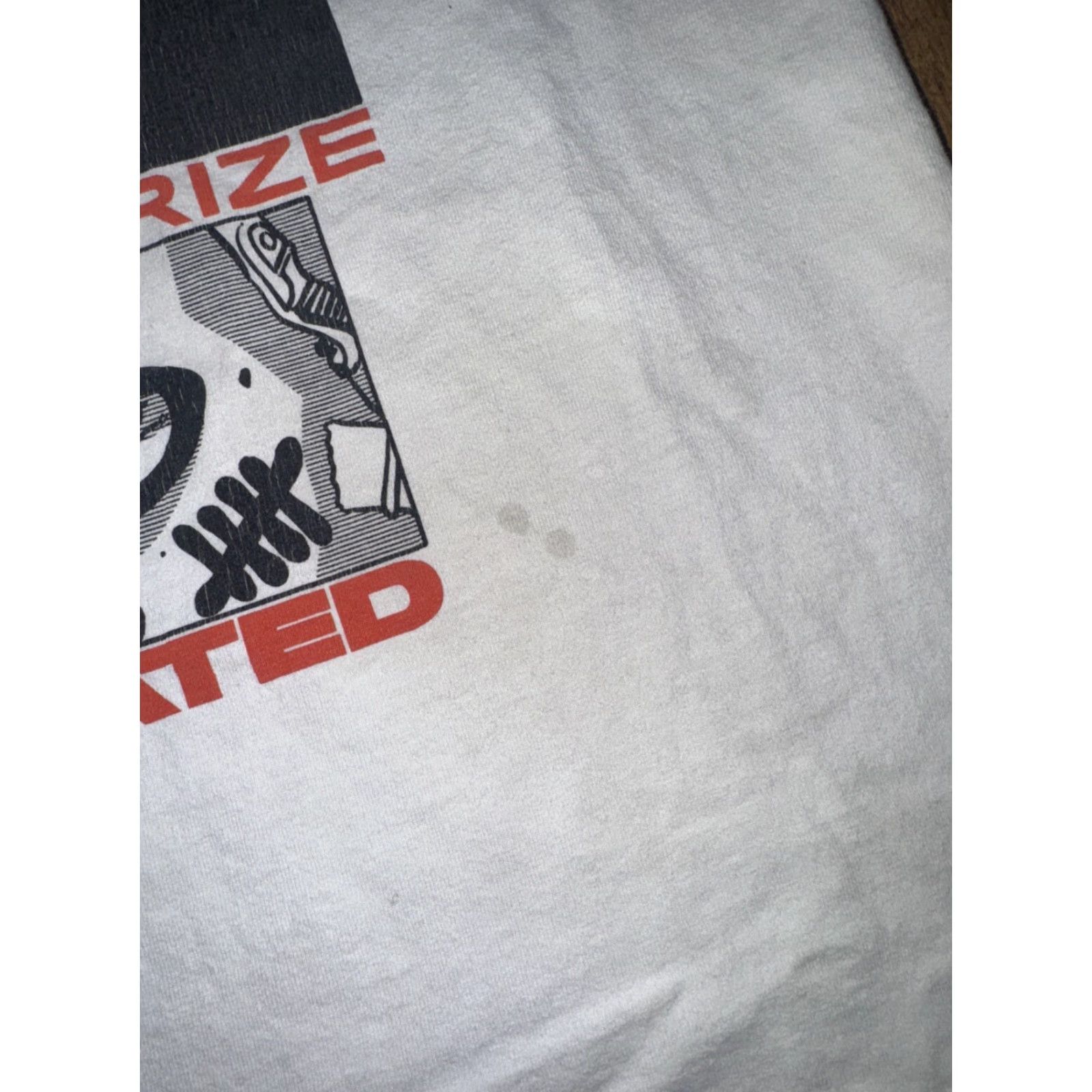 Undefeated VINTAGE Undefeated T-Shirt Mens Small White 19x25 shirts graphic Size US S / EU 44-46 / 1 - 4 Thumbnail