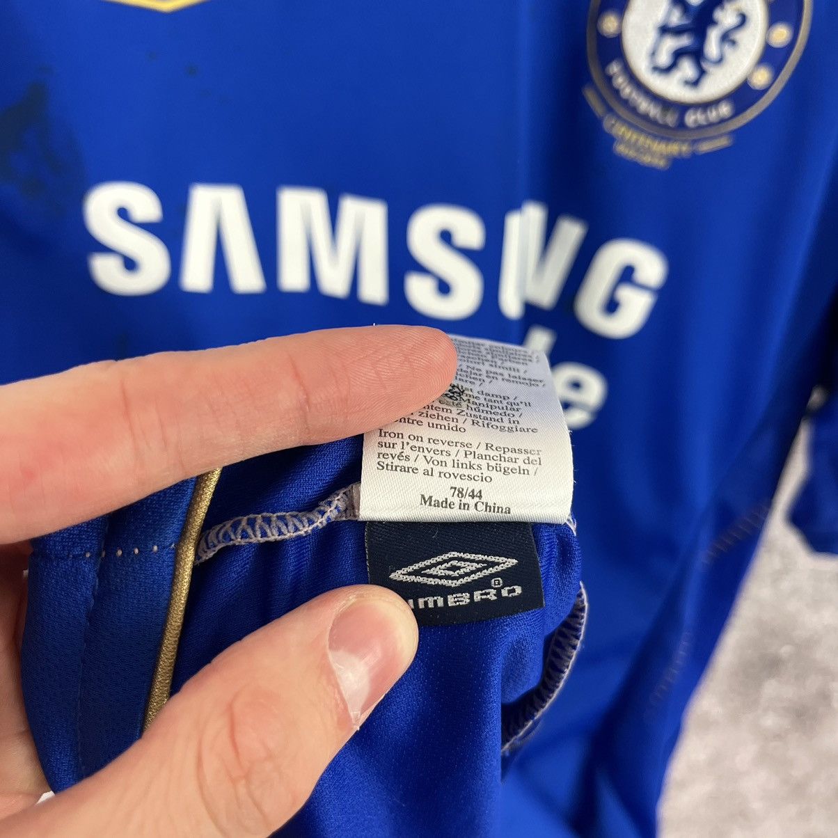Chelsea Soccer × Umbro Chelsea 2005/2006 Home Soccer Jersey Size L Size US L / EU 52-54 / 3 - 13 Thumbnail
