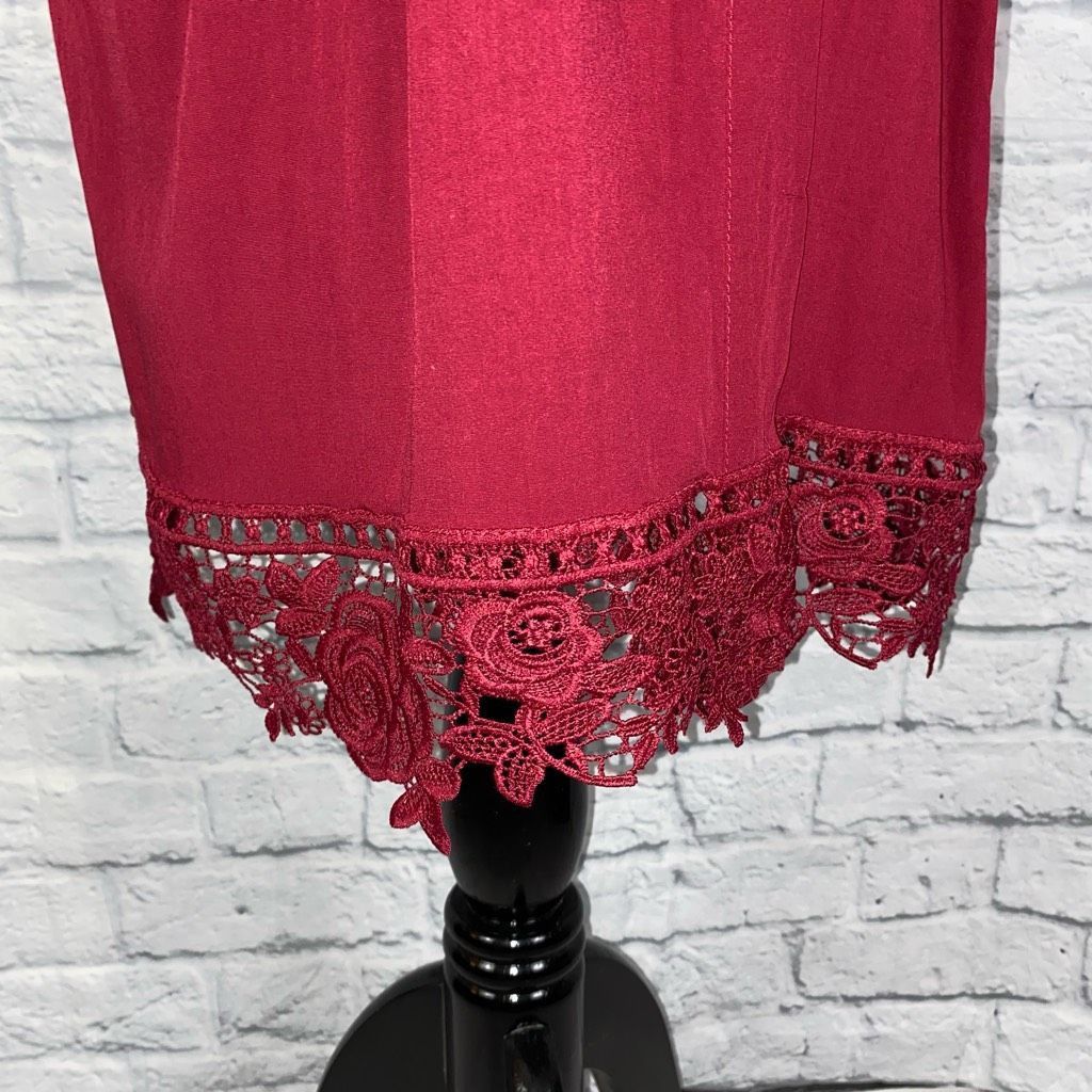 Other Women’s tie front robe with lace trim burgundy color sz smal Size ONE SIZE - 2 Thumbnail