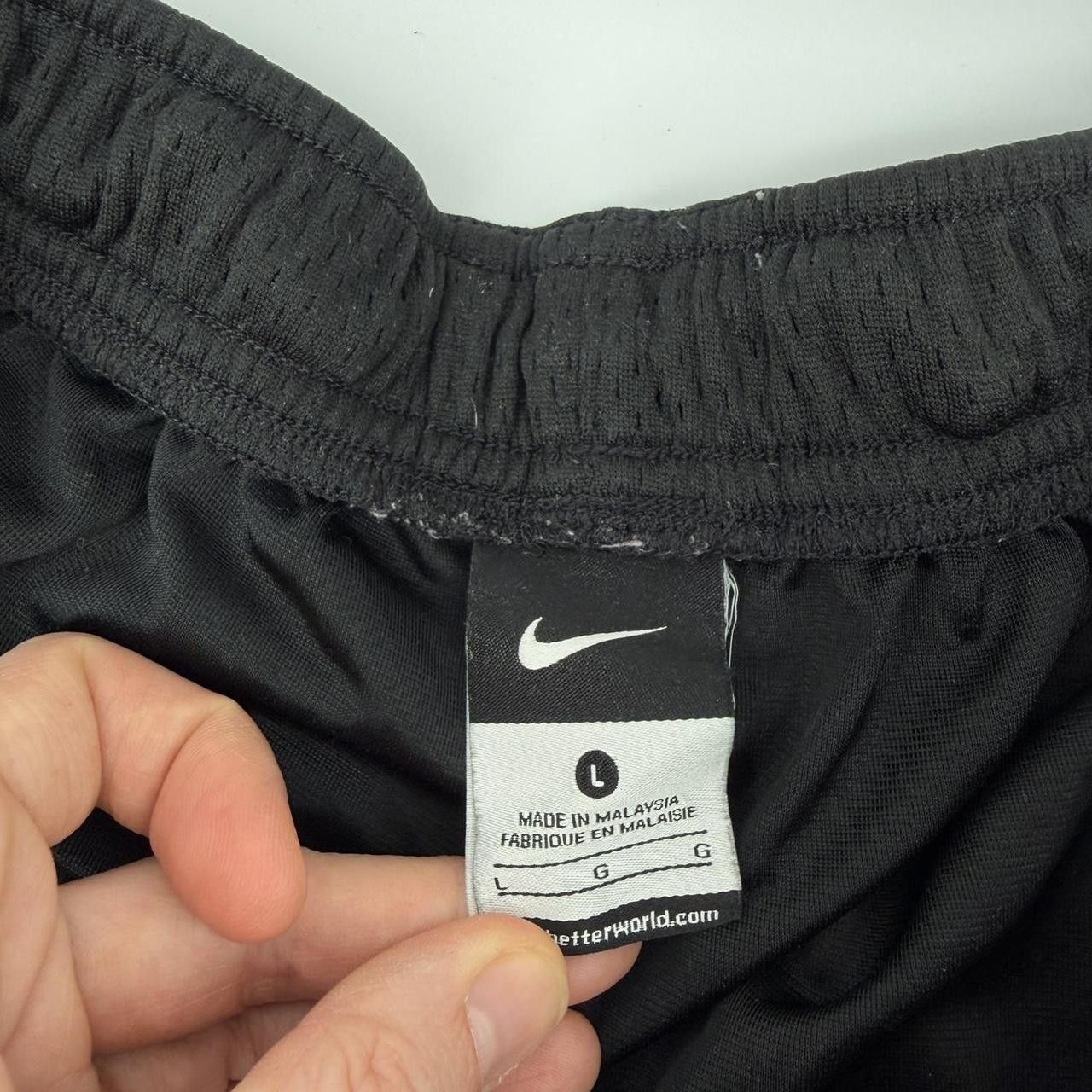 Nike Vintage Nike Mens Sz L Stitched Swoosh Logo Basketball Gym Size US 36 / EU 52 - 3 Thumbnail