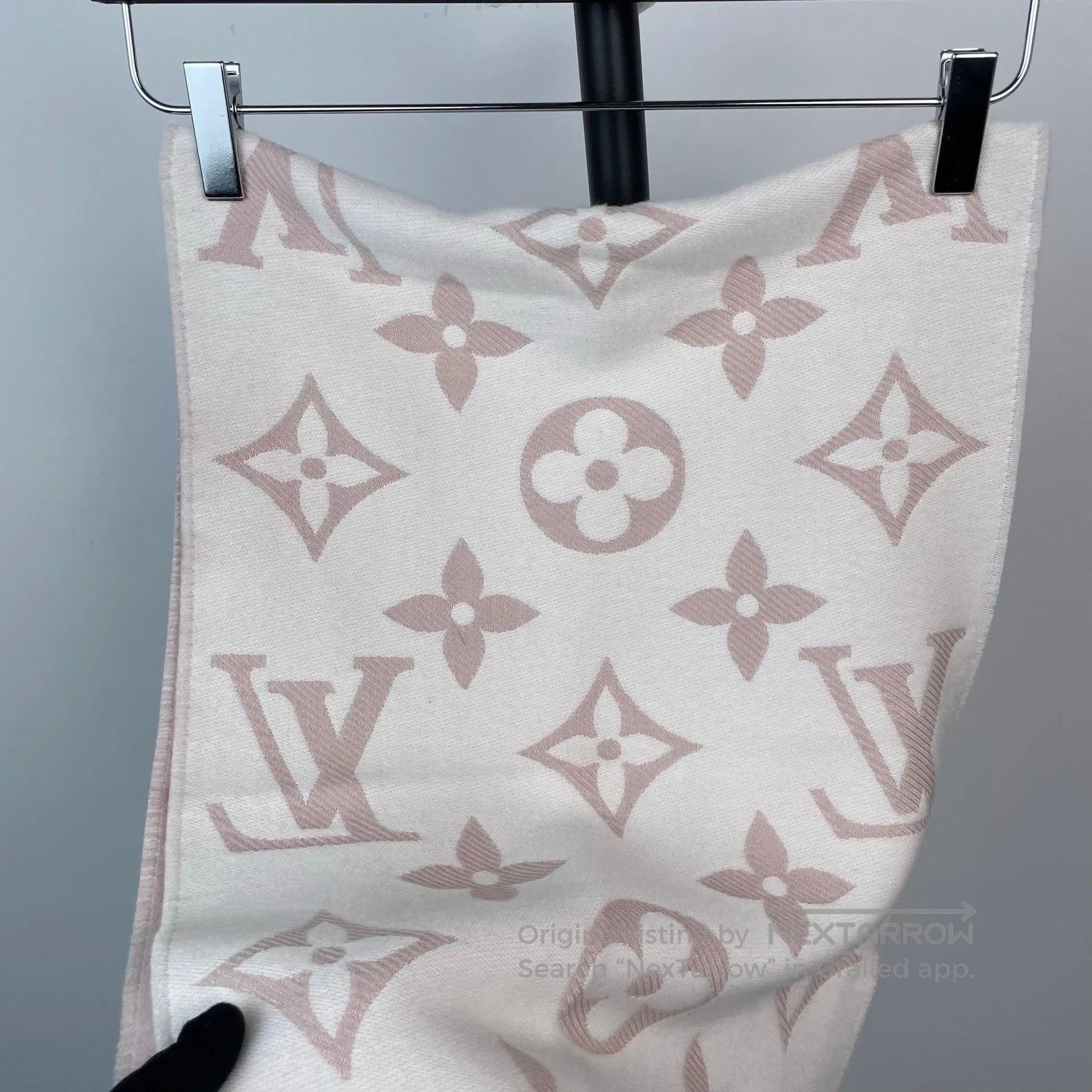 Louis Vuitton Louis Vuitton Pink and white classic old pattern double-si Size ONE SIZE - 9 Thumbnail