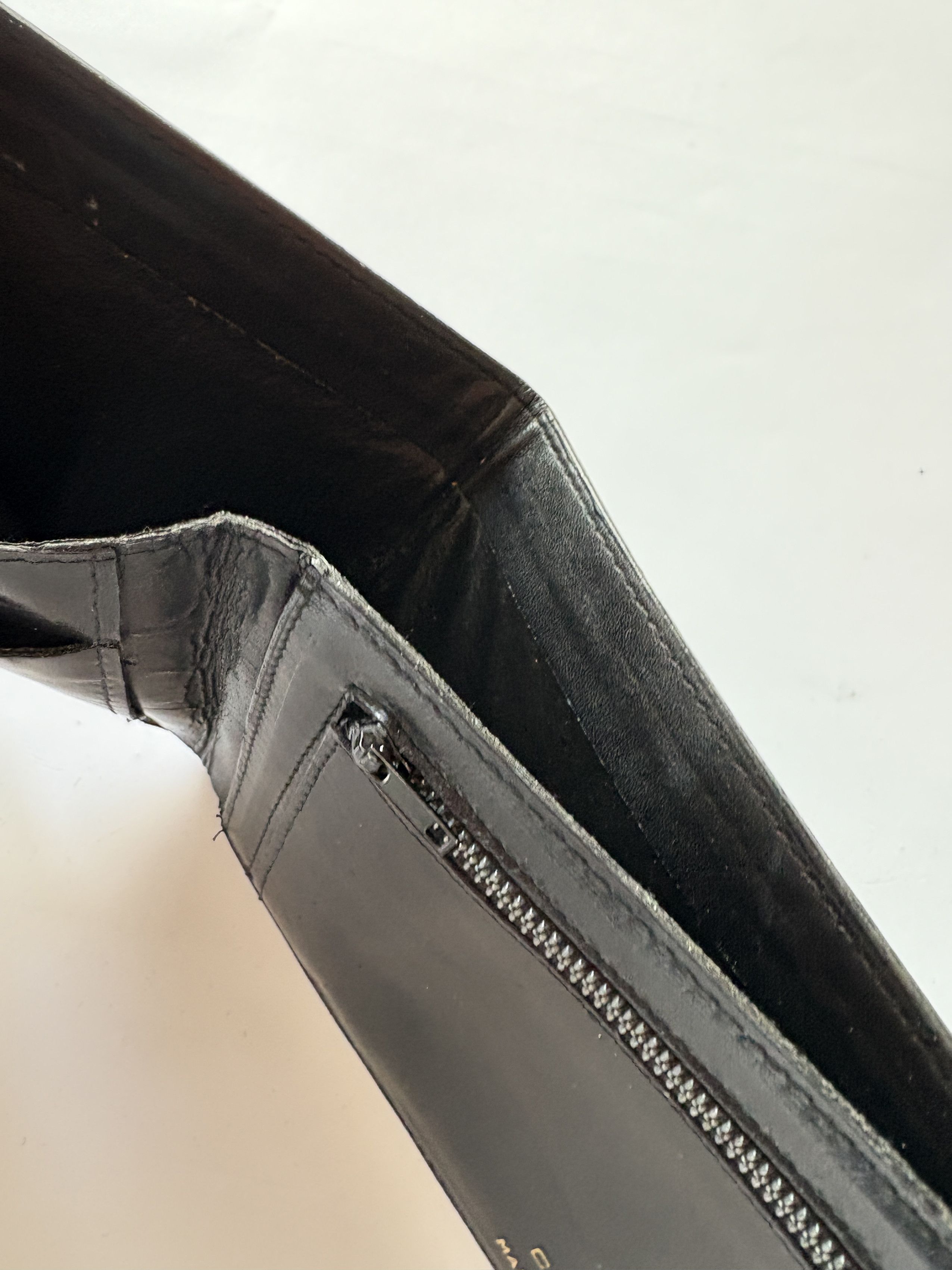 Celine ⚡️𝐐𝐔𝐈𝐂𝐊 𝐒𝐀𝐋𝐄⚡️ Celine Vintage Black Bifold Wallet Size ONE SIZE - 6 Thumbnail