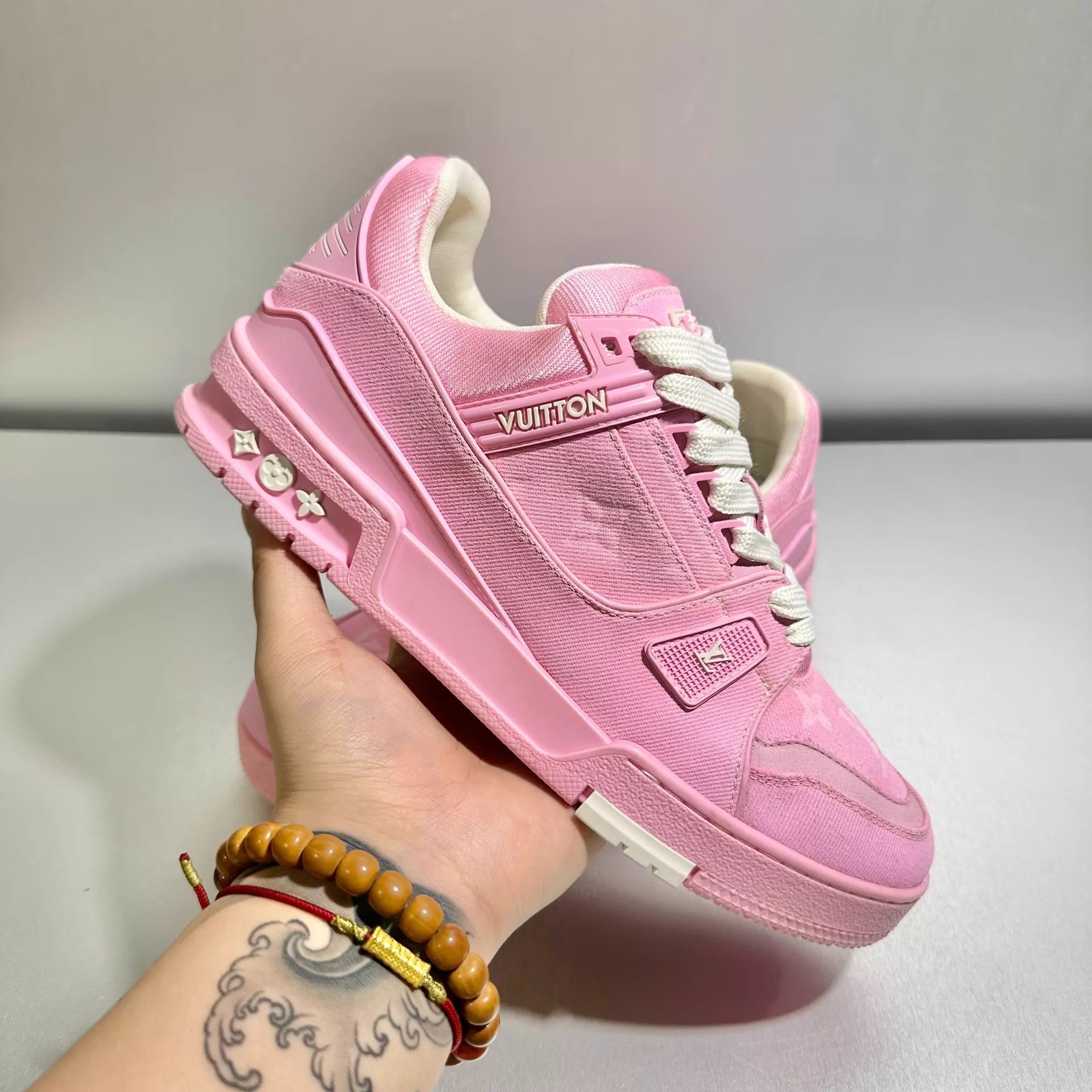 Louis Vuitton Louis Vuitton Trainer Pink Denim 40 Worn Once Mint Size US 7 / EU 40 - 9 Thumbnail