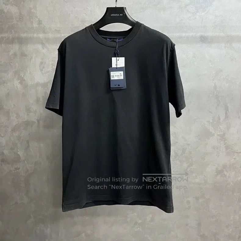 Louis Vuitton Louis Vuitton Black cotton embossed short sleeve Size US XL / EU 56 / 4 - 1 Thumbnail