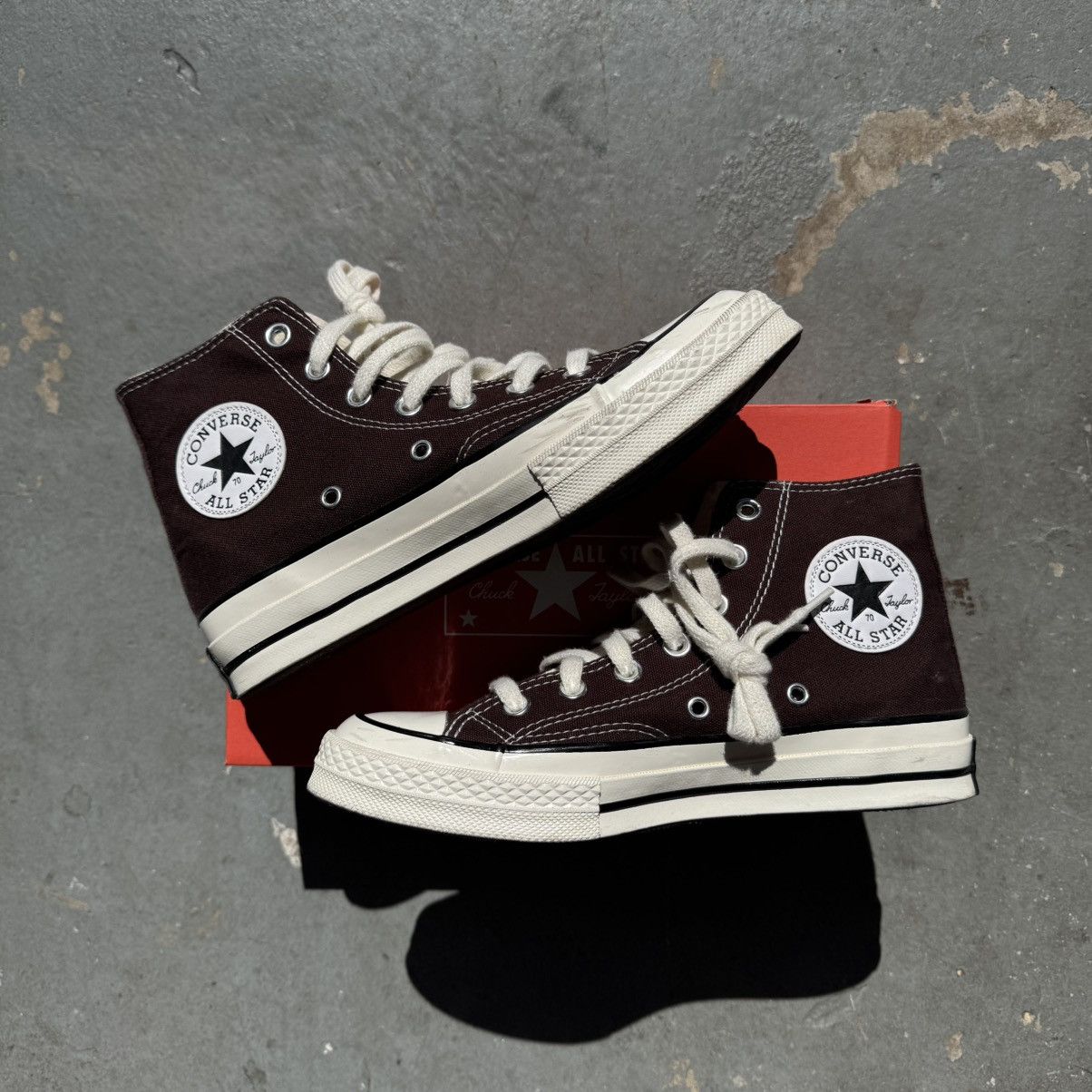Converse Converse Chuck 70 High Top 'Dark Root' Size US 5 / EU 37 - 2 Thumbnail