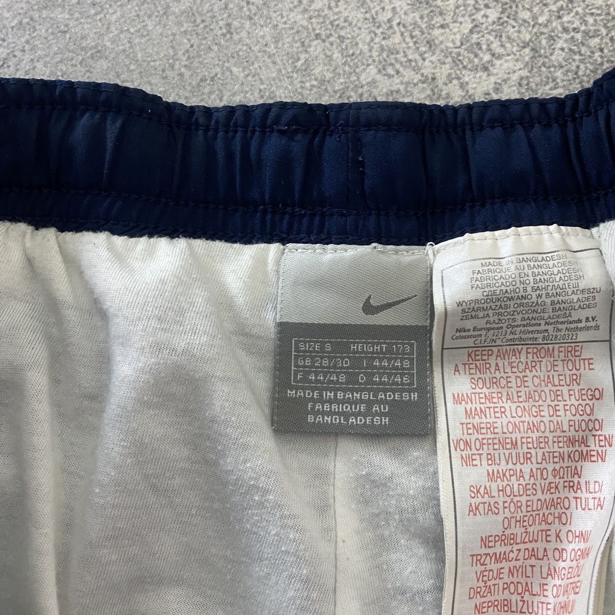Nike Vintage Nike Track Pants Y2K Size US 30 / EU 46 - 6 Thumbnail