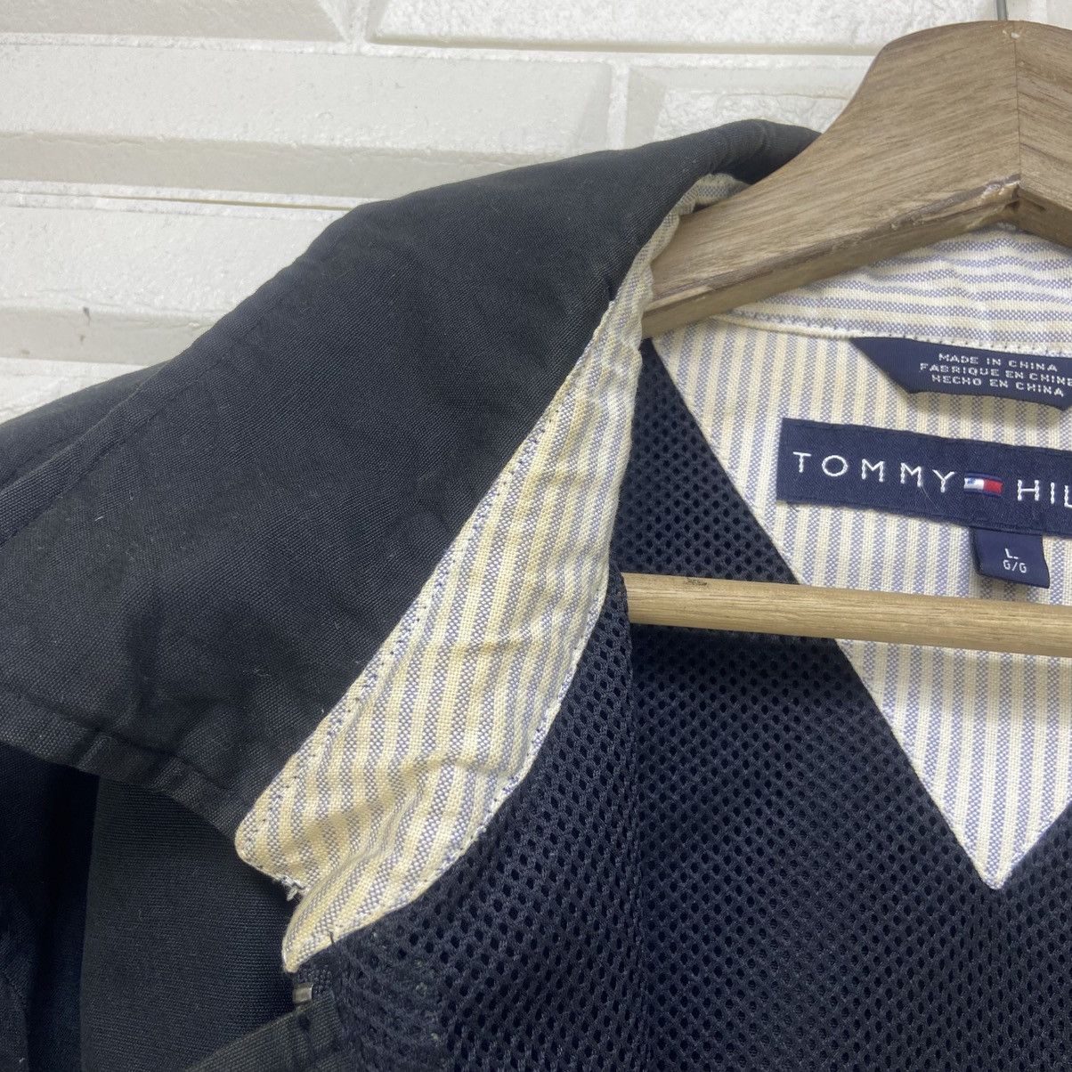 Tommy Hilfiger Vintage Tommy Hilfiger Light Jacket Size US M / EU 48-50 / 2 - 13 Thumbnail