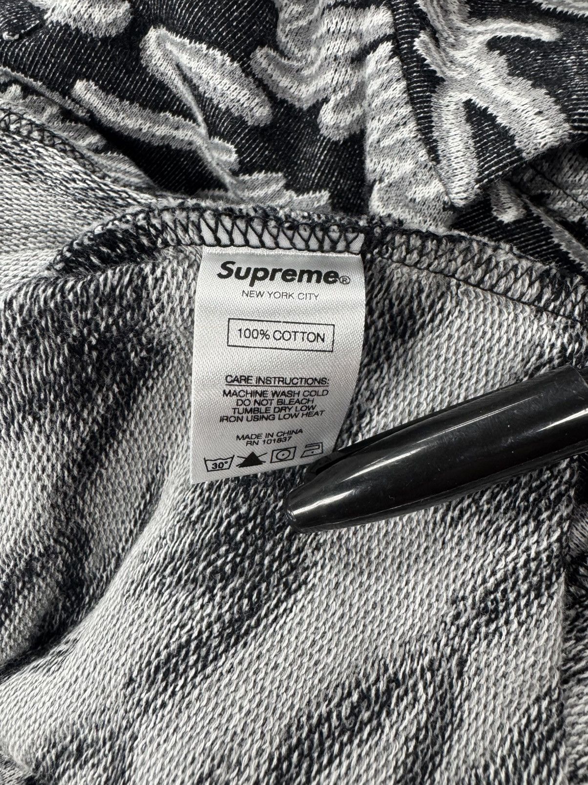 Supreme Supreme Signature Script Logo Pocket Long Sleeve (Black)) Size US S / EU 44-46 / 1 - 4 Thumbnail