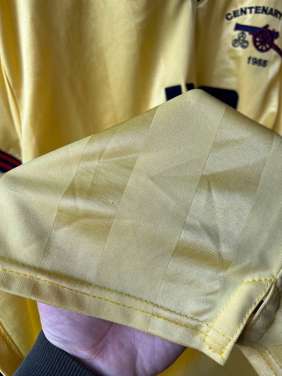 Vintage 1985 ARSENAL FC REMAKE SCORE DRAWSOCCER FOOTBALL JERSEY SZ M Size US M / EU 48-50 / 2 - 11 Thumbnail