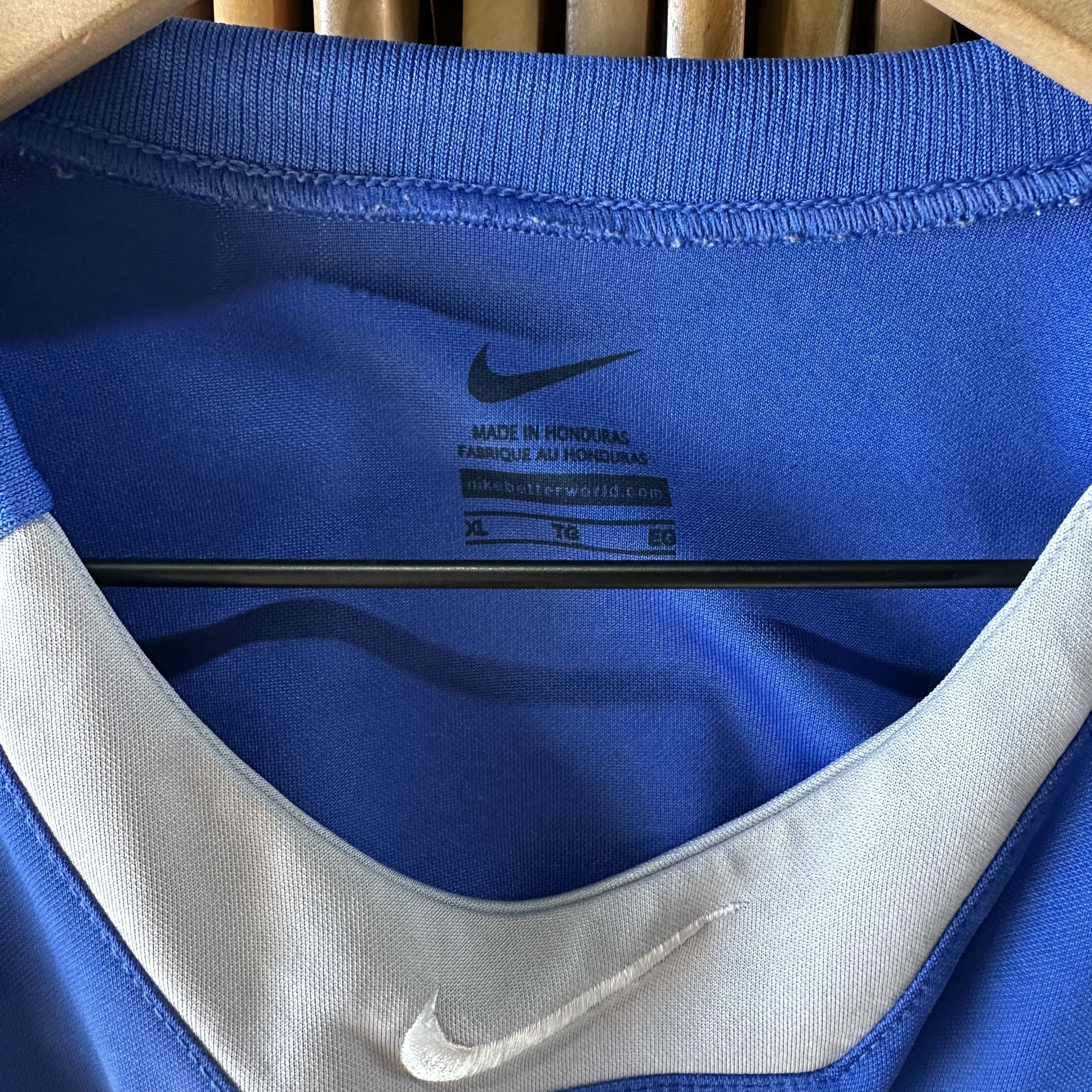 Nike Vintage Nike Shirt Men XL Blue Short Sleeve Jersey Center Size US XL / EU 56 / 4 - 9 Thumbnail