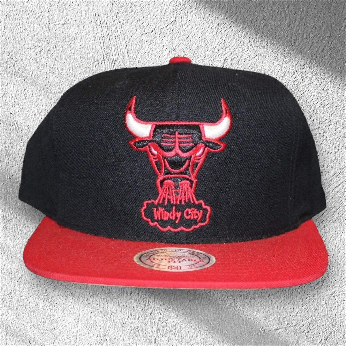 Mitchell & Ness Chicago Bulls 2-Tone Snapback Hat Mitchell & Ness Size ONE SIZE - 1 Thumbnail