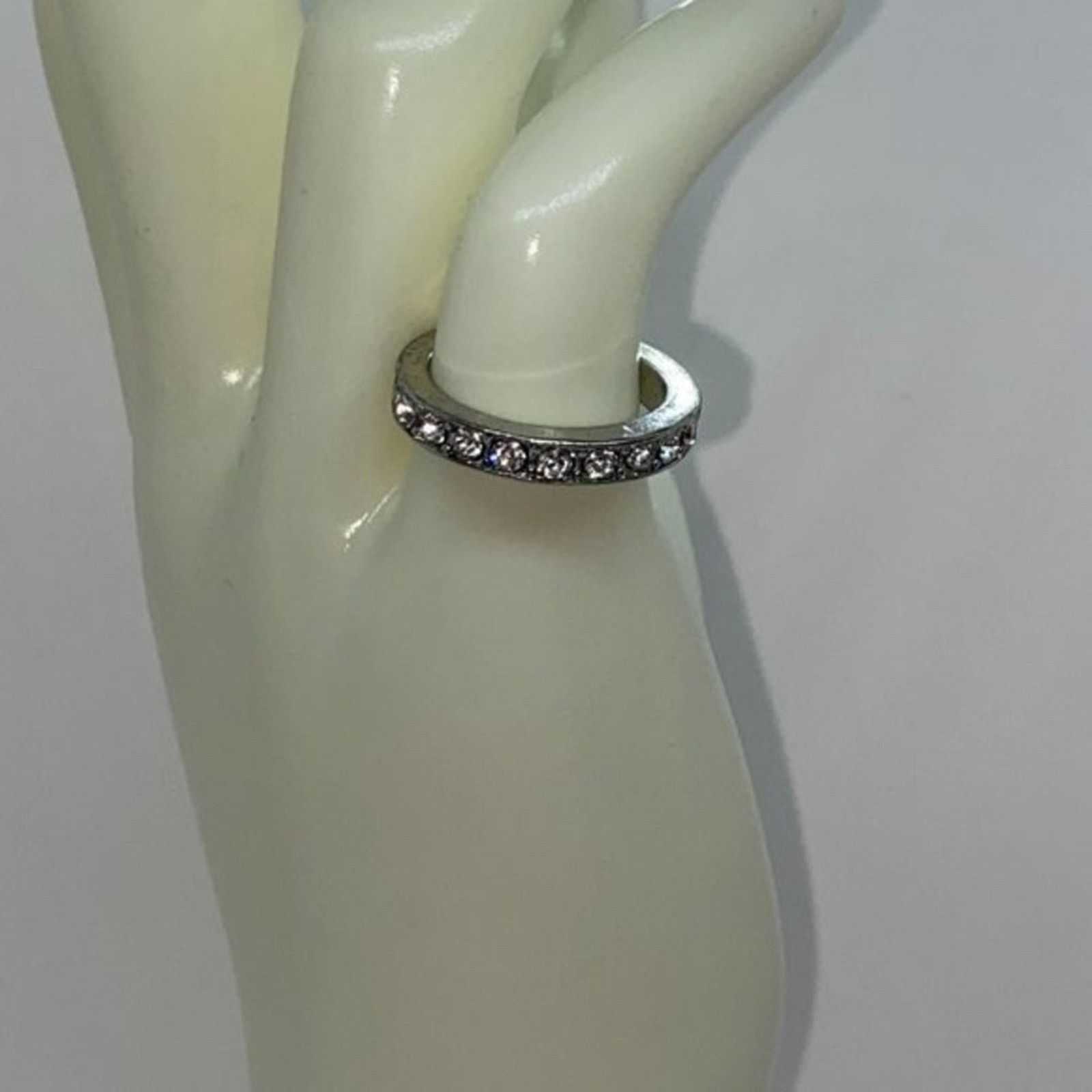 Handmade Silver-Tone Clear Rhinestone Band Style Ring Size 6.5 Size ONE SIZE - 1 Thumbnail