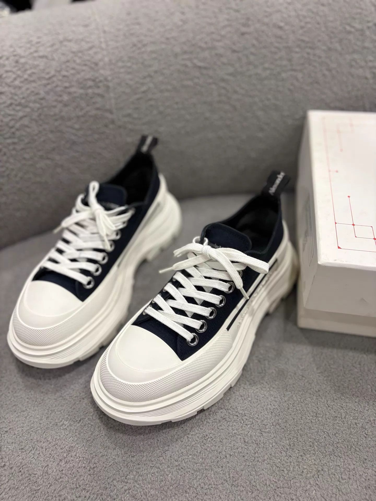 Alexander McQueen McQueen celebrity panda colorblock dad sneakers 37 Size US 6.5 / IT 36.5 - 1 Thumbnail