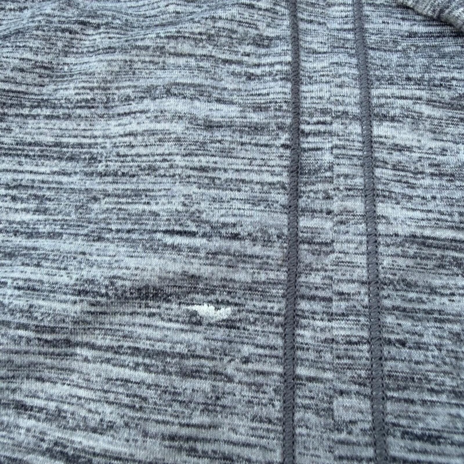 Lululemon Lululemon Grey Space Dye Long Sleeve Running Workout Top Size S / US 4 / IT 40 - 5 Thumbnail