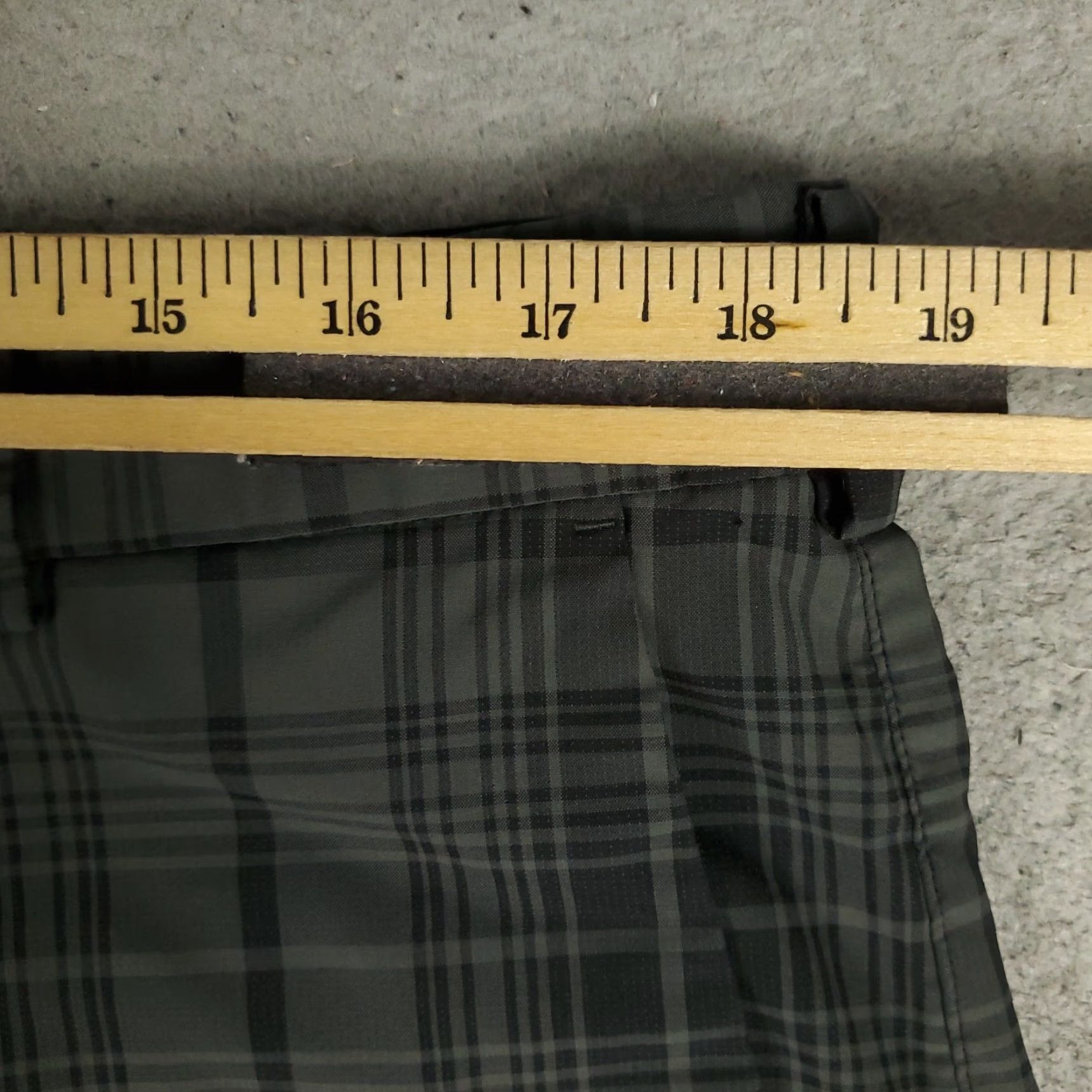Nike Nike Shorts Mens 38 Gray Plaid Swoosh Golf Dri Fit Casual Flat Front Chino Size US 38 / EU 54 - 4 Thumbnail