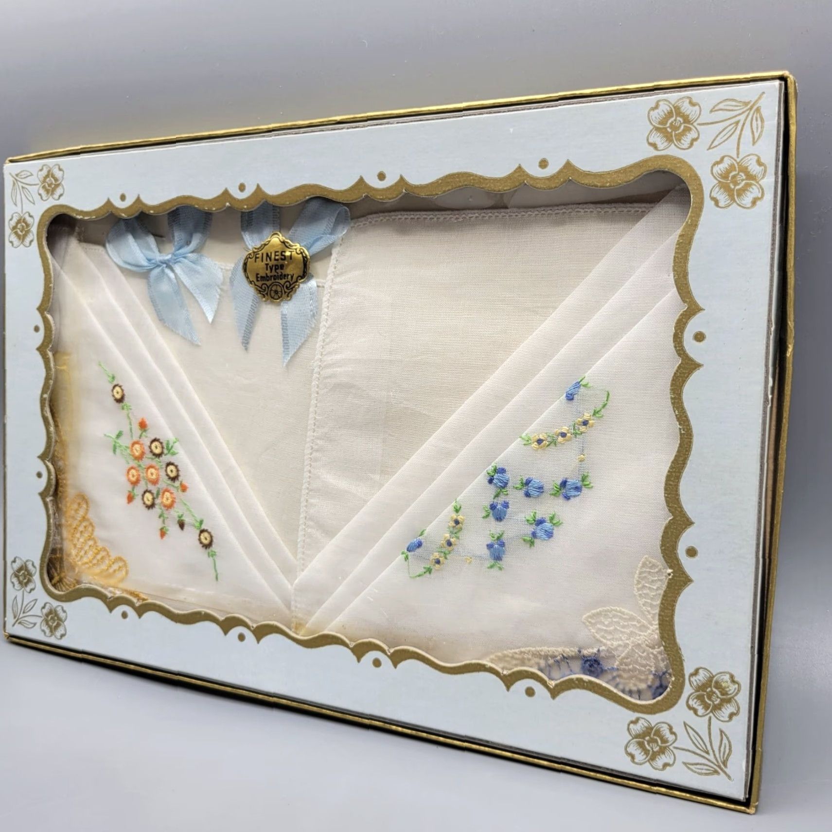 Vintage VINTAGE Embroidered Handkerchiefs Shirt? Hidden: Not applicable. Size ONE SIZE - 3 Thumbnail
