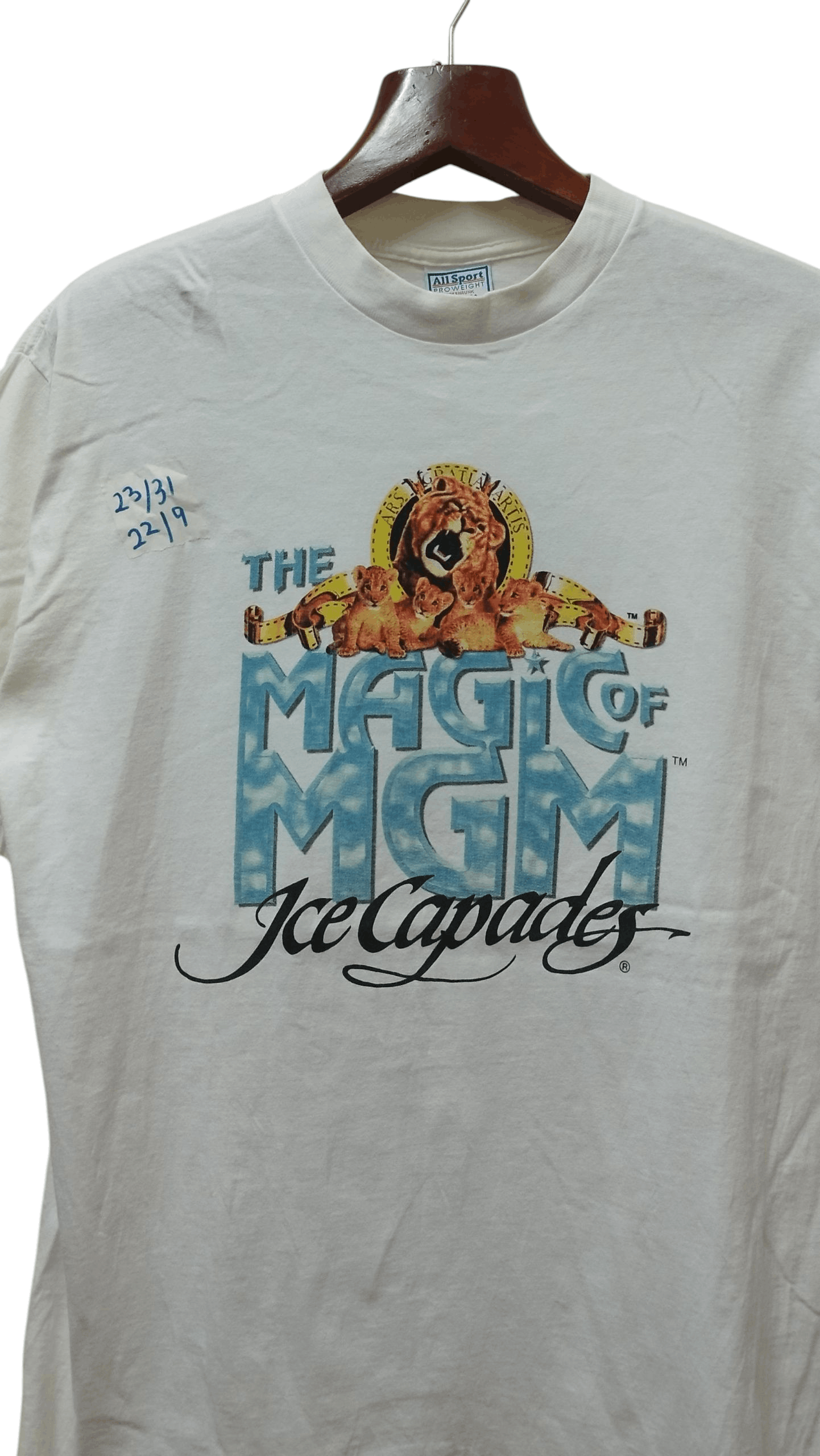 Vintage VTG THE MAGIC MGM ICE CAPADES T-SHIRT MADE IN USA Size US XL / EU 56 / 4 - 3 Thumbnail