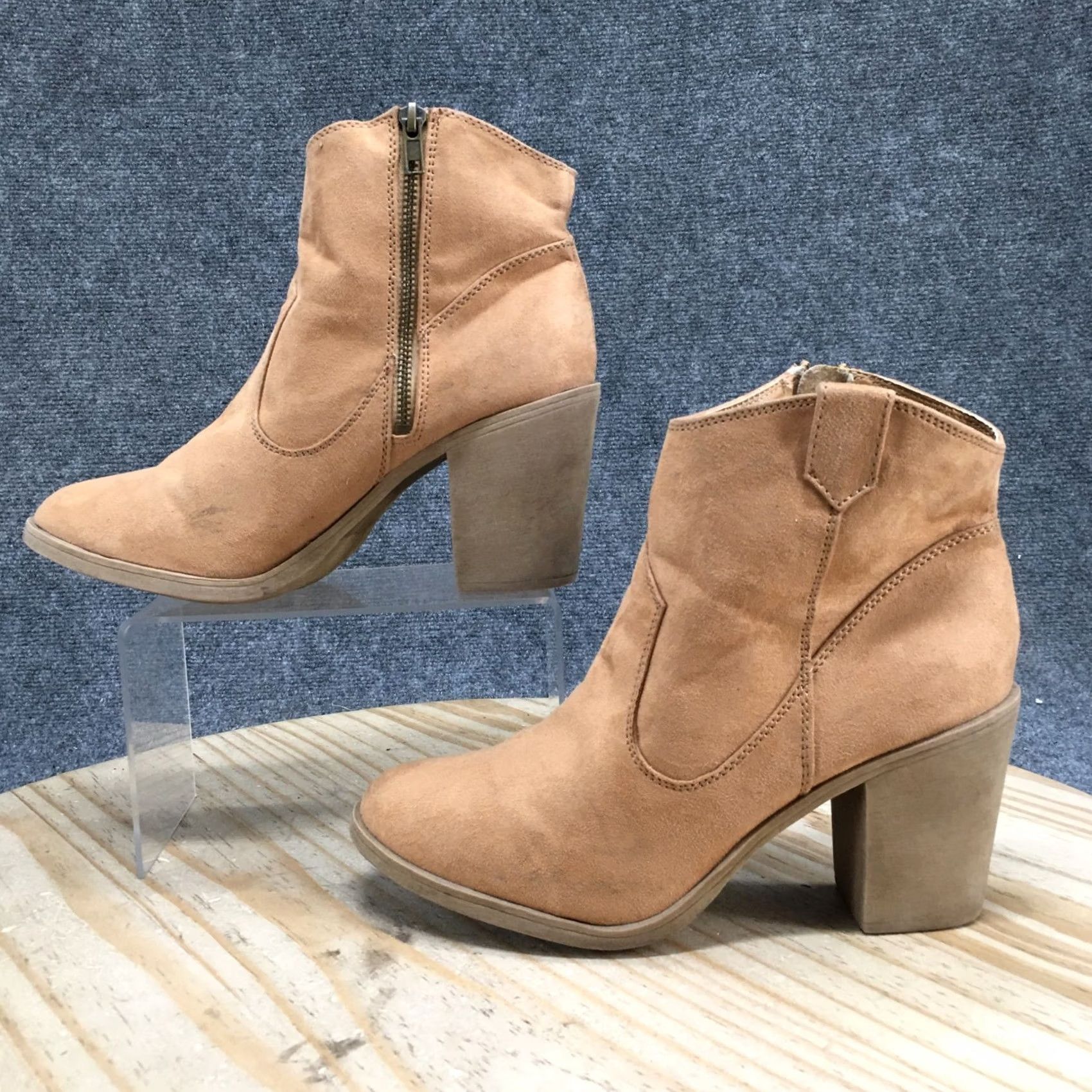 H&M Divided by H&M Boots Womens 41 Casual Side Zip Block Heels Ankle Bootie Brown Shoes Bootie Womens 41 Brown Size US 10 / IT 40 - 2 Thumbnail