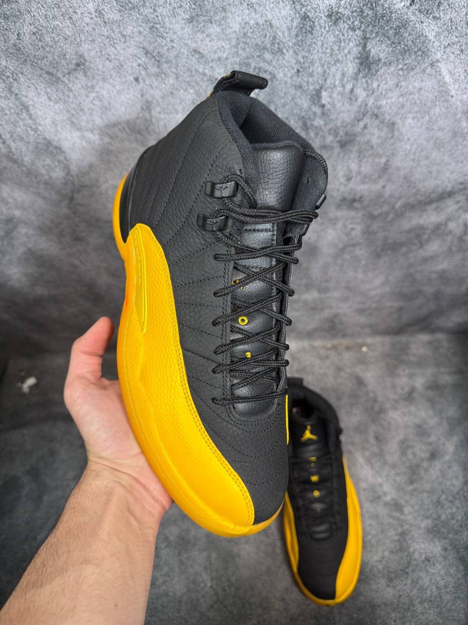 Jordan Brand Size 9 | Jordan 12 University Gold No Box | Pre-Owned Size US 9 / EU 42 - 1 Thumbnail