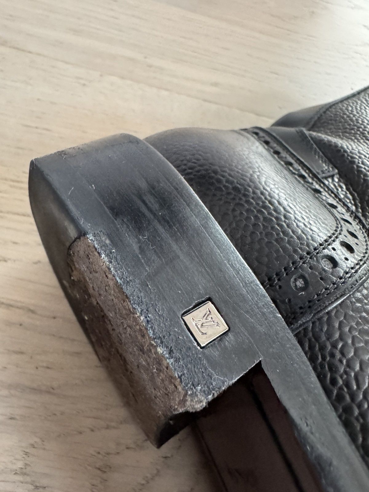 Louis Vuitton LOUIS VUITTON men boots marked sz UK 6 know the LV fit Size US 7 / EU 40 - 12 Thumbnail