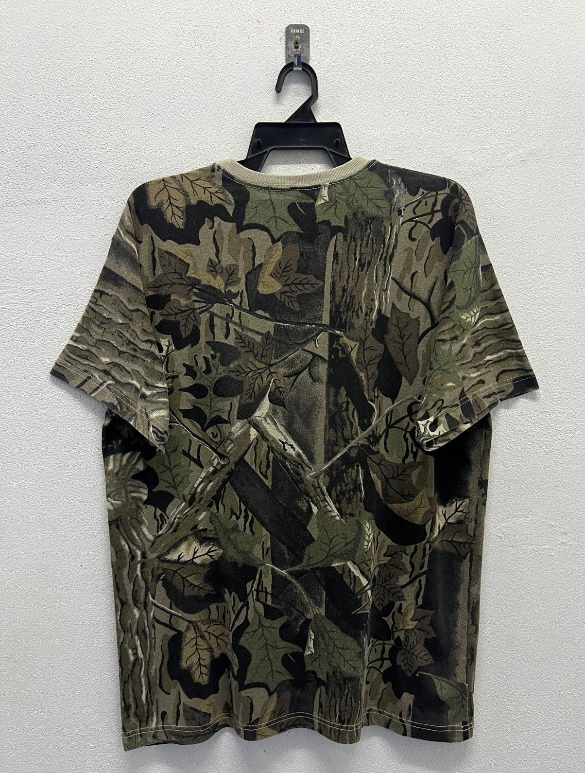 Vintage VINTAGE TALL TIMBER OUTDOORS CAMOUFLAGE OAK LEAF TEE SHIRT Size US XL / EU 56 / 4 - 2 Thumbnail