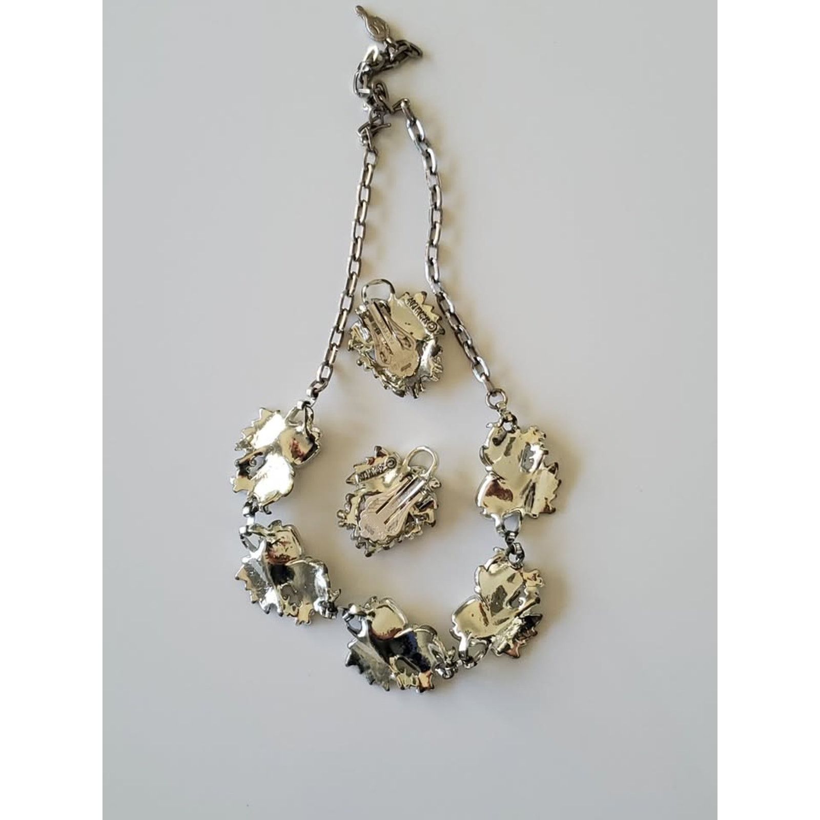 Other Sarah Coventry White Grapevine Necklace and Earring Set Size ONE SIZE - 8 Thumbnail