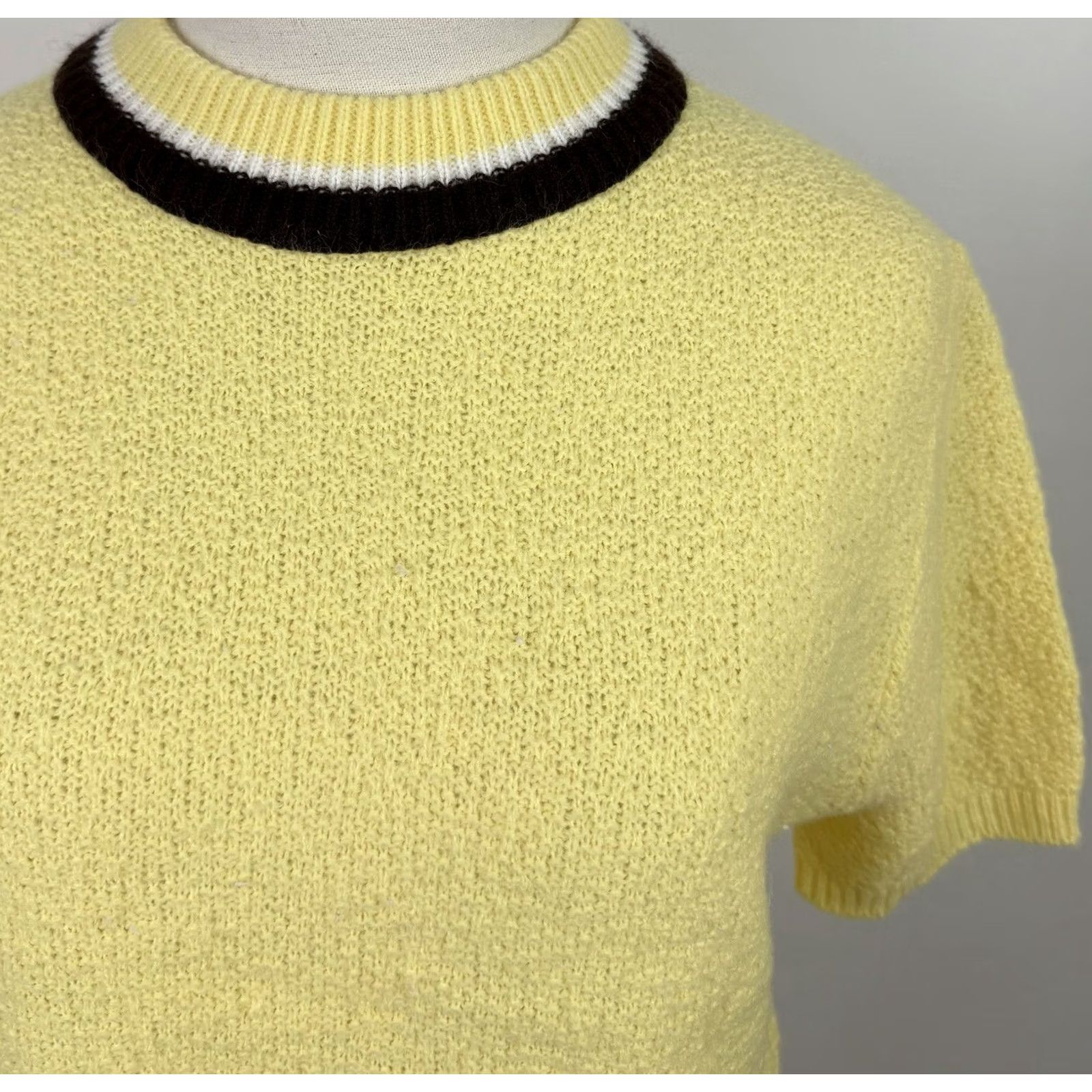Buttero VINTAGE Penrose Sweater Womens S Mock Neck Short Sleeve Pullover Yellow 70s Retro Knit Top Size S / US 4 / IT 40 - 3 Thumbnail