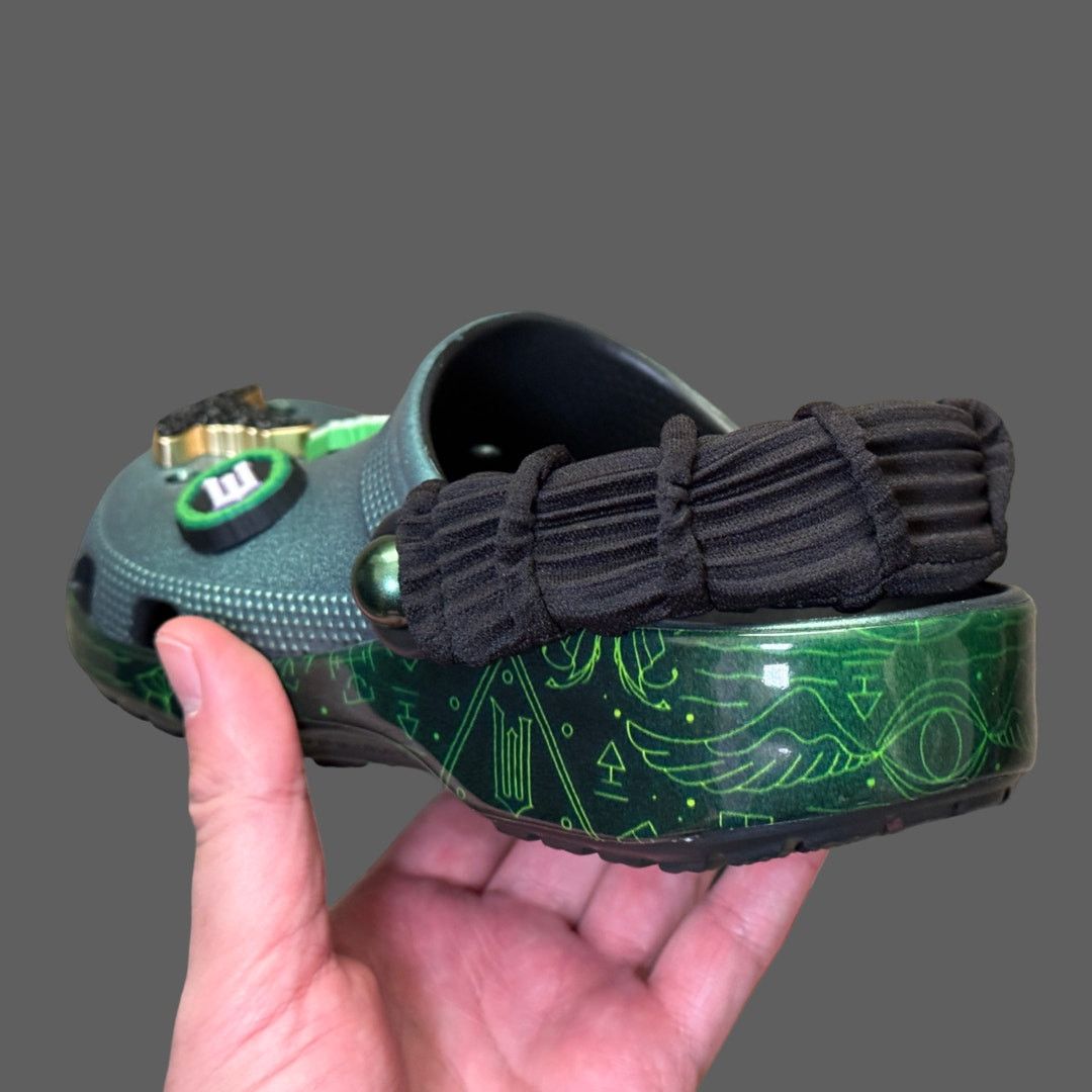 Crocs Crocs x Wicked Elphaba Classic Clog Glow In The Dark M4 W6 Size US 5 / EU 37 - 5 Thumbnail