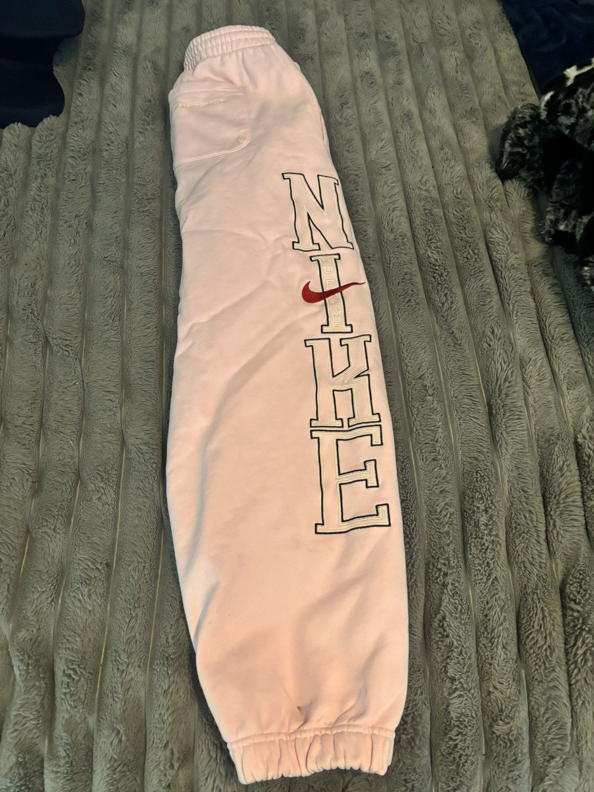 Nike × Supreme SUPREME NIKE PINK SWEATPANTS Size US 30 / EU 46 - 1 Thumbnail